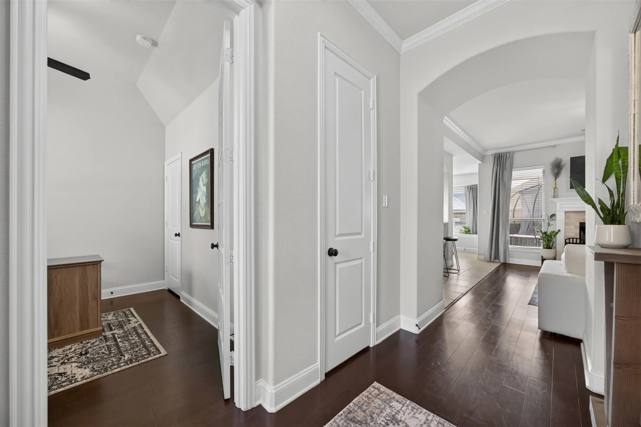 Single Family Residence For Sale in Ellis County , 108 Crystal Creek Drive, Red Oak, Texas 75154, 4 Bedroom, 3 Bathroom, 2 Garage spaces, 2,428 Sqft, built in 2015, mls#21403403, Real Estate Agent in Red Oak, Homes For Sale in Ellis county, Homes For Sale in Red Oak, Realtor in Red Oak Texas, Real Estate Brokerage Independent Realty Texas, Luminita Cordes Realtor