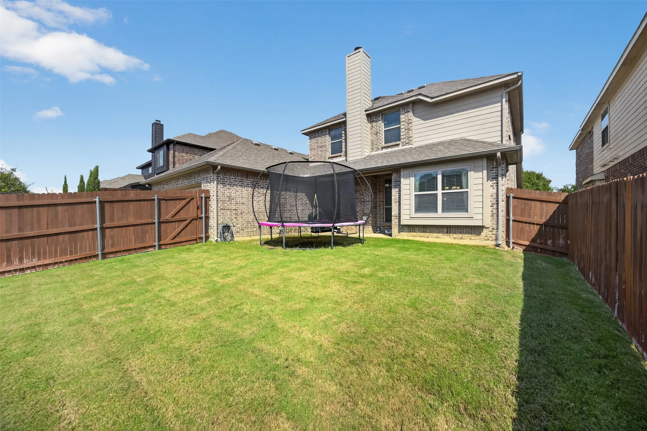 Single Family Residence For Sale in Ellis County , 108 Crystal Creek Drive, Red Oak, Texas 75154, 4 Bedroom, 3 Bathroom, 2 Garage spaces, 2,428 Sqft, built in 2015, mls#21403403, Real Estate Agent in Red Oak, Homes For Sale in Ellis county, Homes For Sale in Red Oak, Realtor in Red Oak Texas, Real Estate Brokerage Independent Realty Texas, Luminita Cordes Realtor