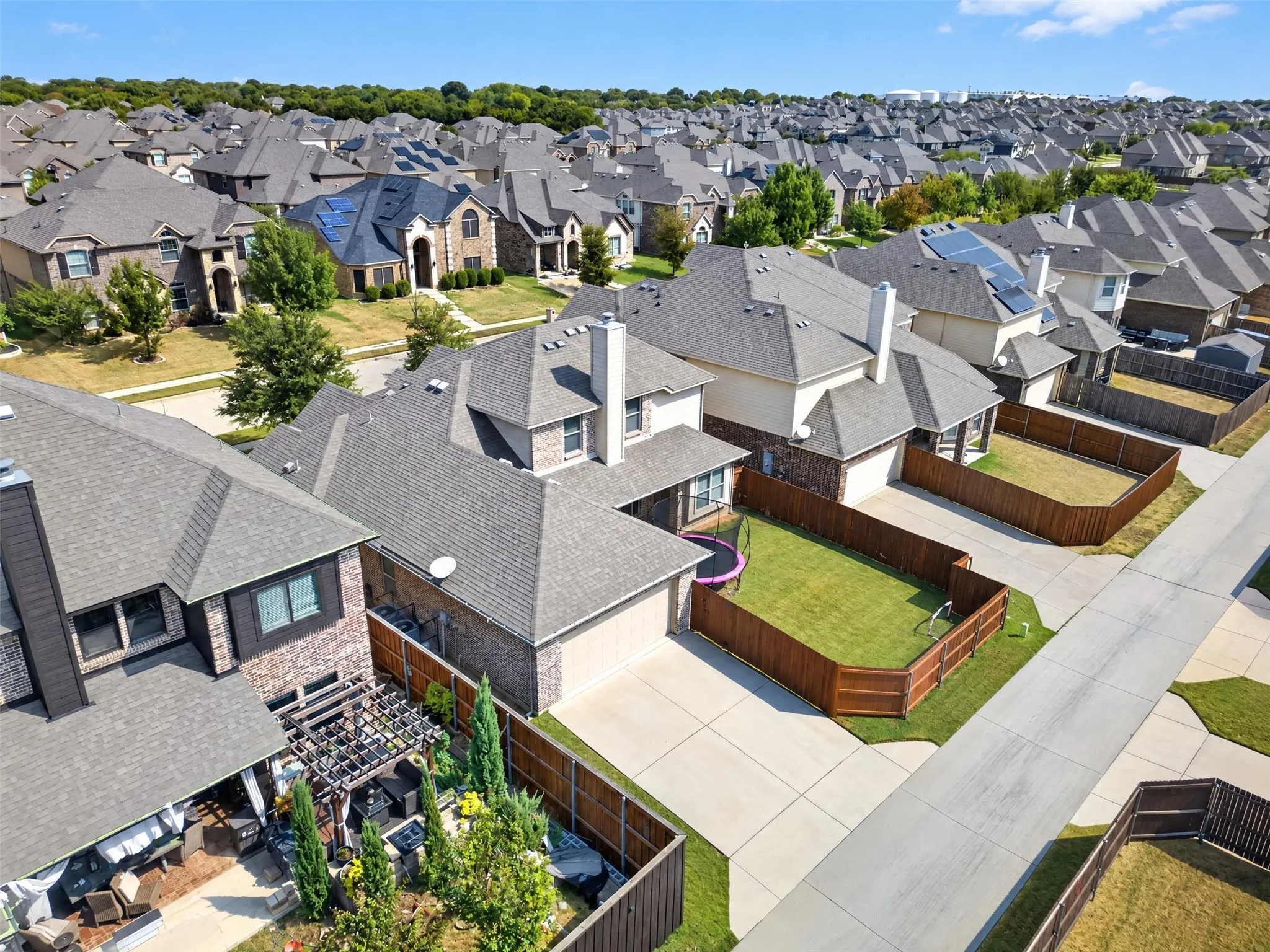 Single Family Residence For Sale in Ellis County , 108 Crystal Creek Drive, Red Oak, Texas 75154, 4 Bedroom, 3 Bathroom, 2 Garage spaces, 2,428 Sqft, built in 2015, mls#21403403, Real Estate Agent in Red Oak, Homes For Sale in Ellis county, Homes For Sale in Red Oak, Realtor in Red Oak Texas, Real Estate Brokerage Independent Realty Texas, Luminita Cordes Realtor