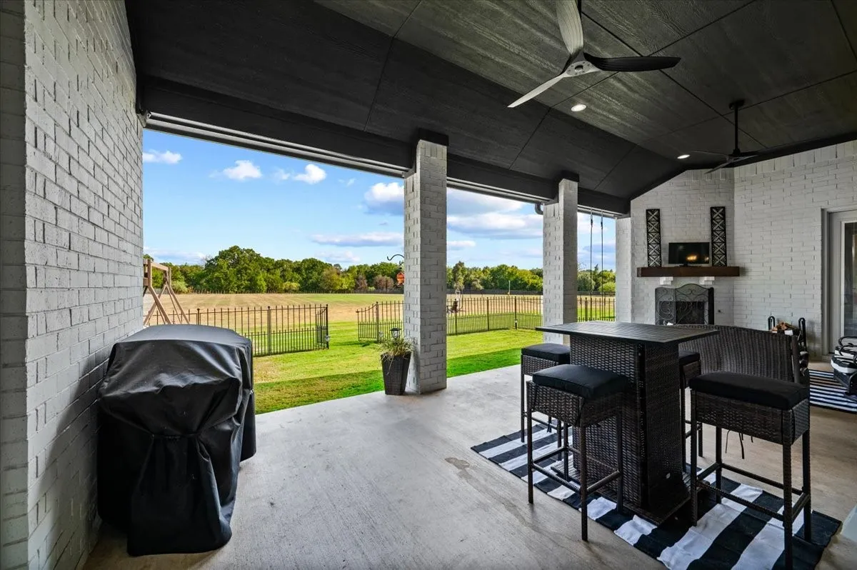 Single Family Residence For Sale in Parker County , 1017 Moriah Road, Weatherford, Texas 76087, 4 Bedroom, 3 Bathroom, 3 Garage spaces, 2,587 Sqft, built in 2020, mls#21402120, Real Estate Agent in Weatherford, Homes For Sale in Parker county, Homes For Sale in Weatherford, Realtor in Weatherford Texas, Real Estate Brokerage Independent Realty Texas, Luminita Cordes Realtor