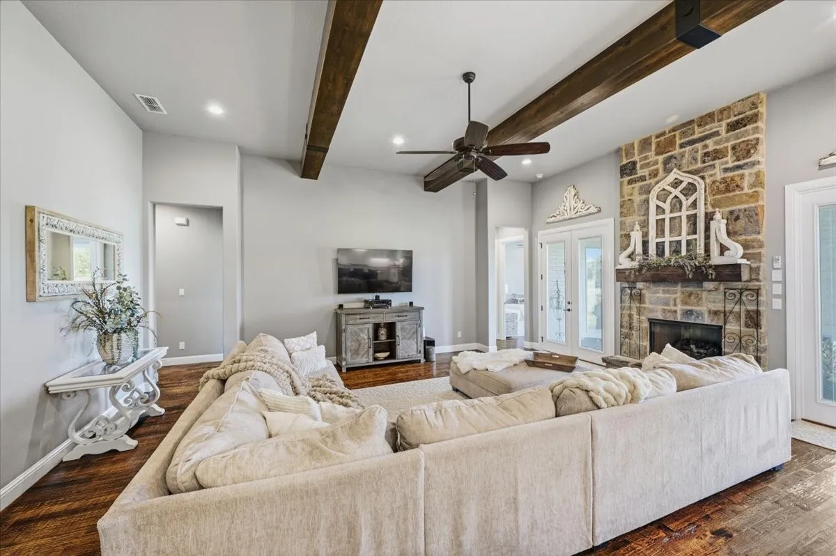 Single Family Residence For Sale in Parker County , 1017 Moriah Road, Weatherford, Texas 76087, 4 Bedroom, 3 Bathroom, 3 Garage spaces, 2,587 Sqft, built in 2020, mls#21402120, Real Estate Agent in Weatherford, Homes For Sale in Parker county, Homes For Sale in Weatherford, Realtor in Weatherford Texas, Real Estate Brokerage Independent Realty Texas, Luminita Cordes Realtor