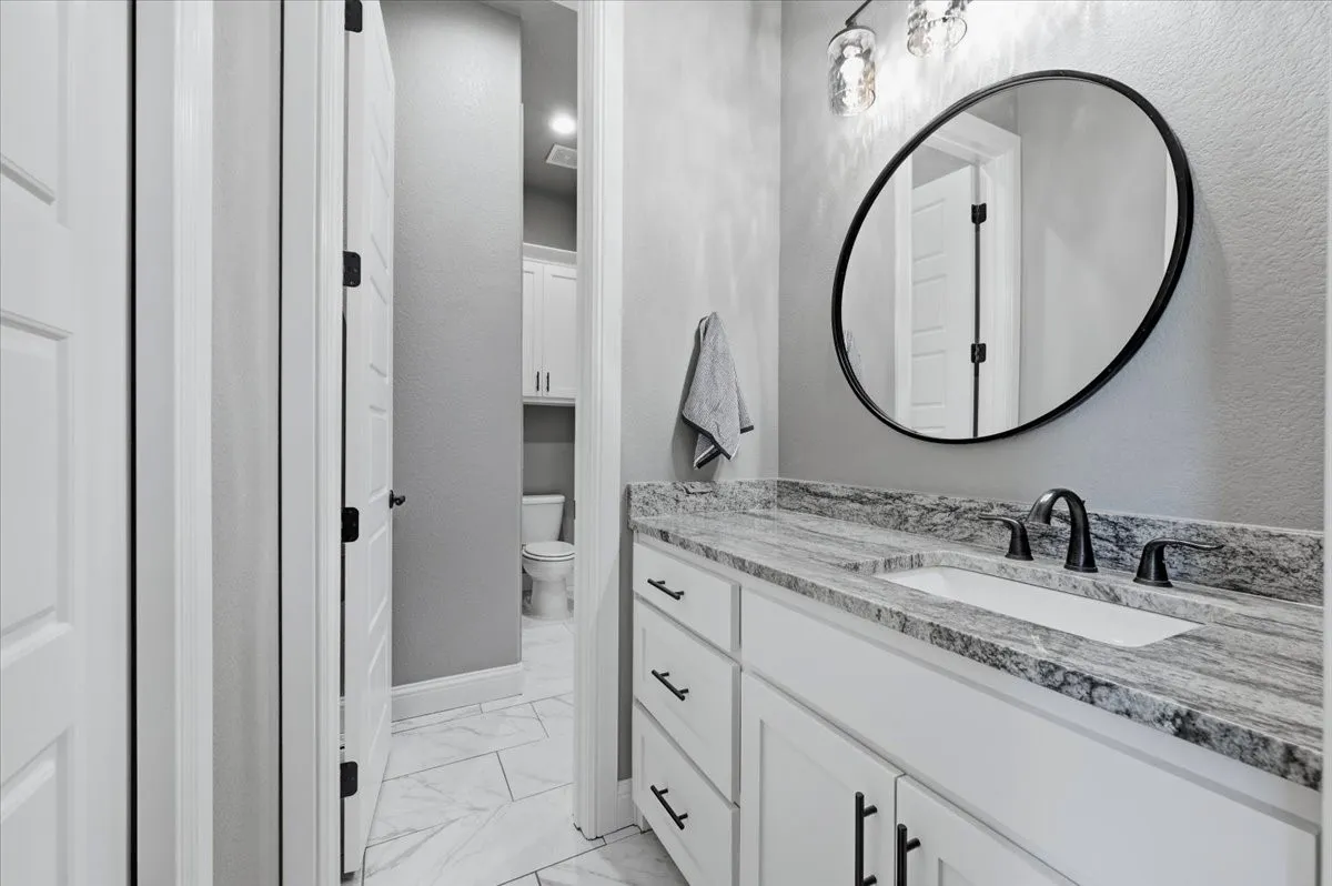 Single Family Residence For Sale in Parker County , 1017 Moriah Road, Weatherford, Texas 76087, 4 Bedroom, 3 Bathroom, 3 Garage spaces, 2,587 Sqft, built in 2020, mls#21402120, Real Estate Agent in Weatherford, Homes For Sale in Parker county, Homes For Sale in Weatherford, Realtor in Weatherford Texas, Real Estate Brokerage Independent Realty Texas, Luminita Cordes Realtor