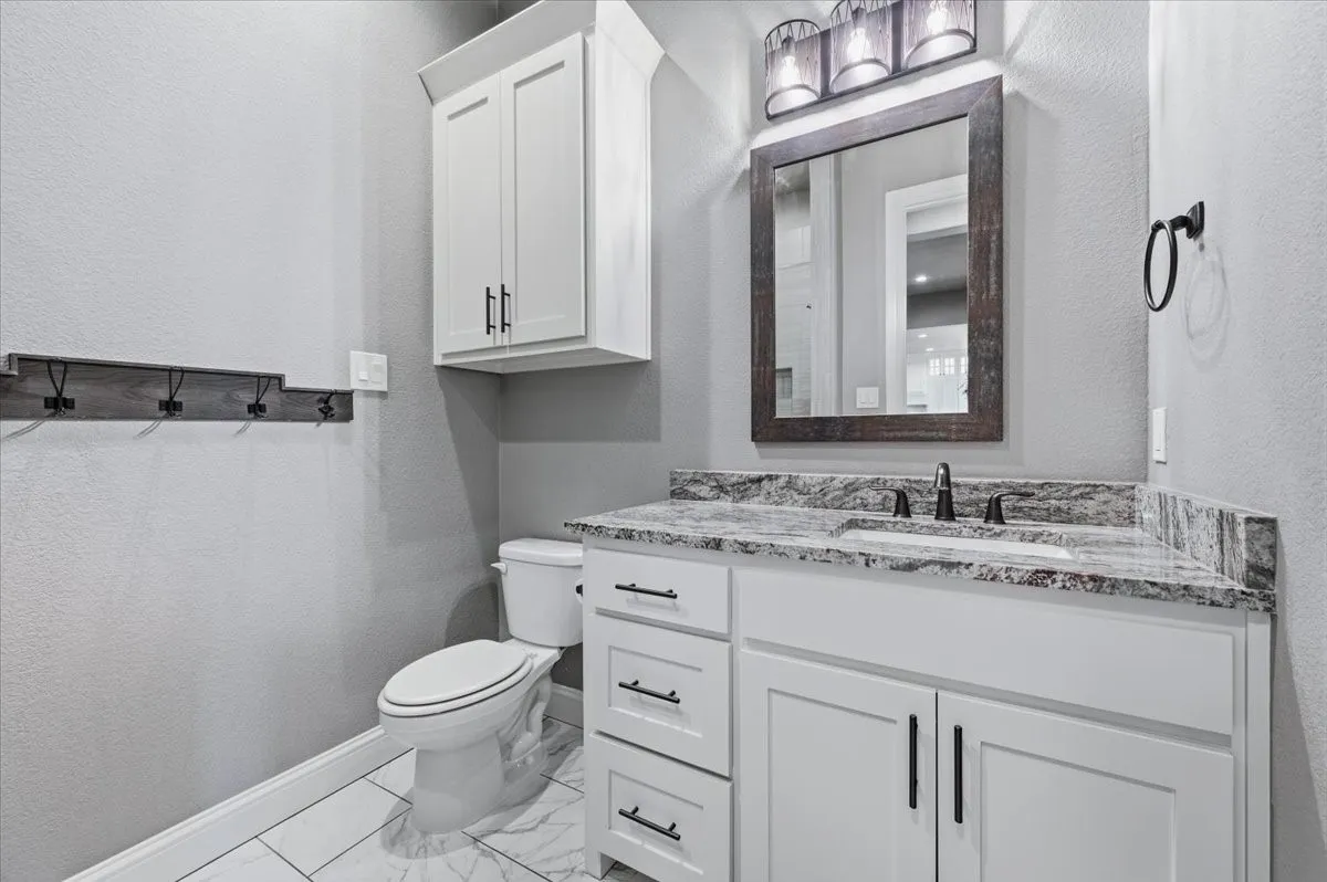 Single Family Residence For Sale in Parker County , 1017 Moriah Road, Weatherford, Texas 76087, 4 Bedroom, 3 Bathroom, 3 Garage spaces, 2,587 Sqft, built in 2020, mls#21402120, Real Estate Agent in Weatherford, Homes For Sale in Parker county, Homes For Sale in Weatherford, Realtor in Weatherford Texas, Real Estate Brokerage Independent Realty Texas, Luminita Cordes Realtor