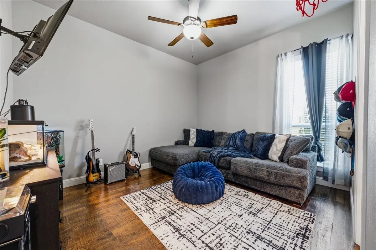 Single Family Residence For Sale in Parker County , 1017 Moriah Road, Weatherford, Texas 76087, 4 Bedroom, 3 Bathroom, 3 Garage spaces, 2,587 Sqft, built in 2020, mls#21402120, Real Estate Agent in Weatherford, Homes For Sale in Parker county, Homes For Sale in Weatherford, Realtor in Weatherford Texas, Real Estate Brokerage Independent Realty Texas, Luminita Cordes Realtor