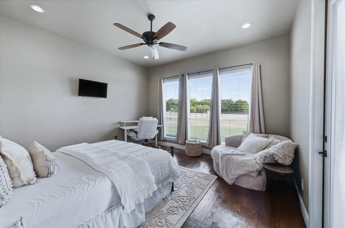 Single Family Residence For Sale in Parker County , 1017 Moriah Road, Weatherford, Texas 76087, 4 Bedroom, 3 Bathroom, 3 Garage spaces, 2,587 Sqft, built in 2020, mls#21402120, Real Estate Agent in Weatherford, Homes For Sale in Parker county, Homes For Sale in Weatherford, Realtor in Weatherford Texas, Real Estate Brokerage Independent Realty Texas, Luminita Cordes Realtor