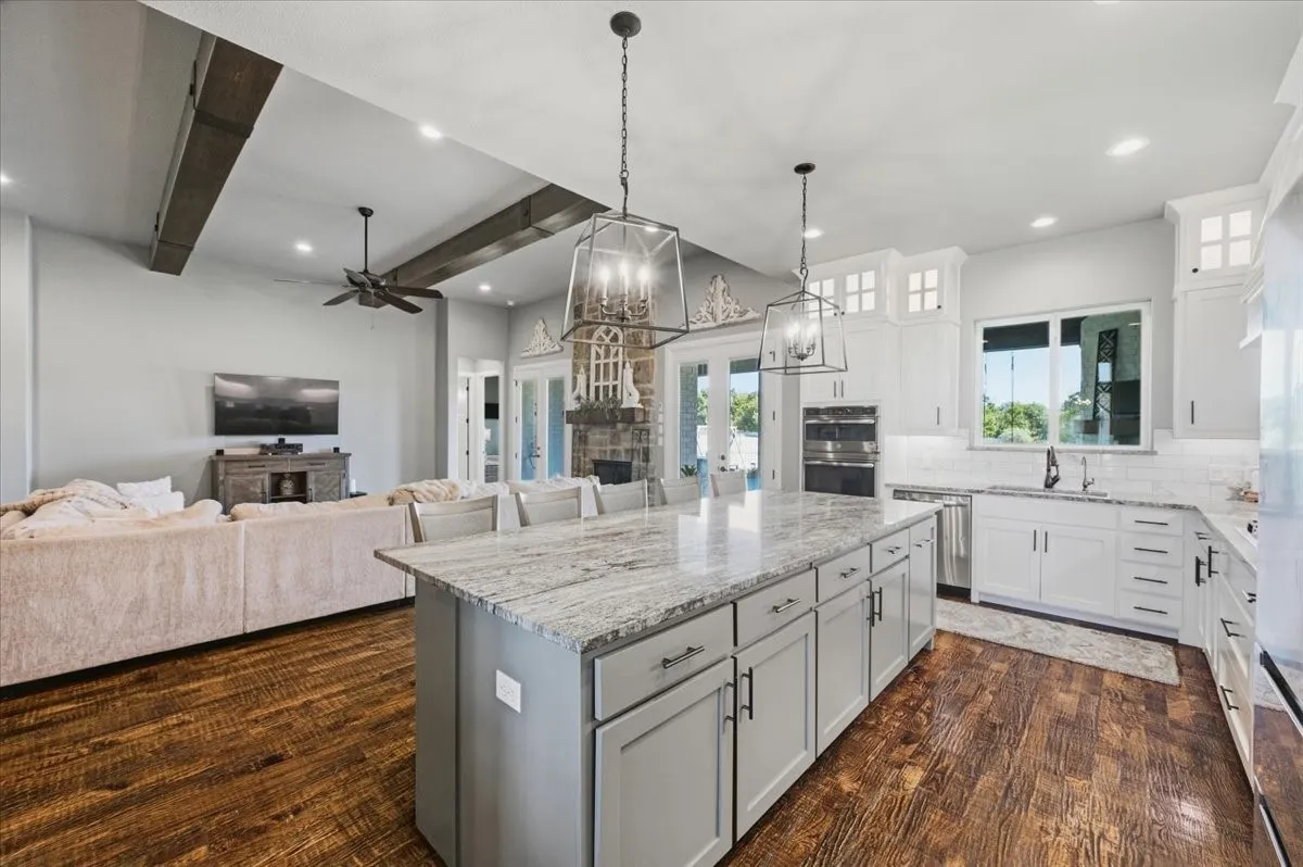 Single Family Residence For Sale in Parker County , 1017 Moriah Road, Weatherford, Texas 76087, 4 Bedroom, 3 Bathroom, 3 Garage spaces, 2,587 Sqft, built in 2020, mls#21402120, Real Estate Agent in Weatherford, Homes For Sale in Parker county, Homes For Sale in Weatherford, Realtor in Weatherford Texas, Real Estate Brokerage Independent Realty Texas, Luminita Cordes Realtor