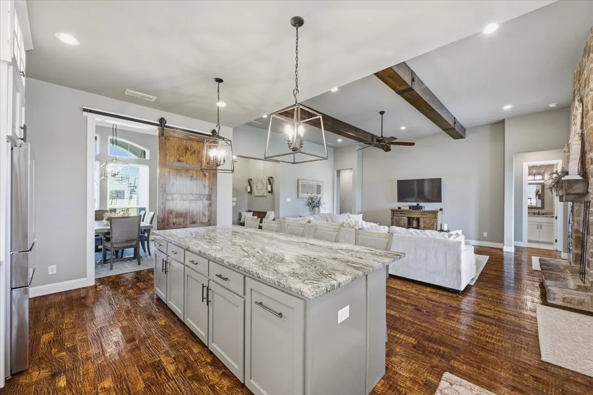 Single Family Residence For Sale in Parker County , 1017 Moriah Road, Weatherford, Texas 76087, 4 Bedroom, 3 Bathroom, 3 Garage spaces, 2,587 Sqft, built in 2020, mls#21402120, Real Estate Agent in Weatherford, Homes For Sale in Parker county, Homes For Sale in Weatherford, Realtor in Weatherford Texas, Real Estate Brokerage Independent Realty Texas, Luminita Cordes Realtor