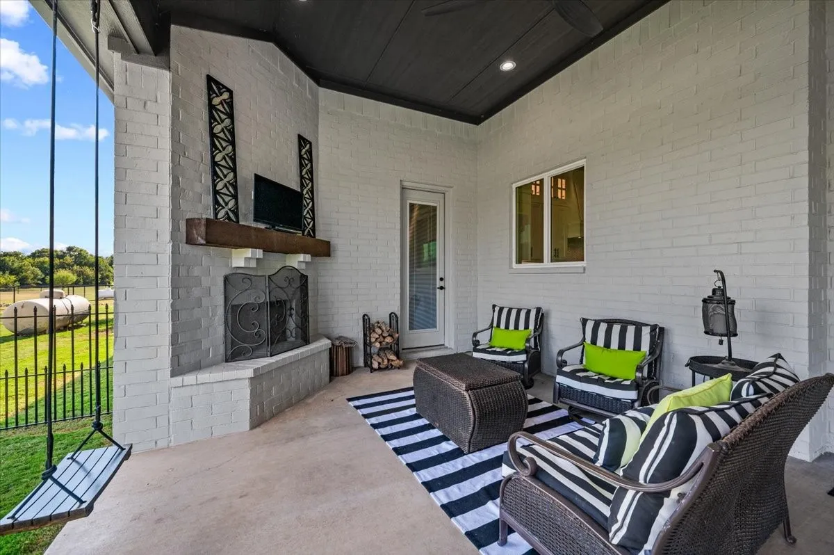 Single Family Residence For Sale in Parker County , 1017 Moriah Road, Weatherford, Texas 76087, 4 Bedroom, 3 Bathroom, 3 Garage spaces, 2,587 Sqft, built in 2020, mls#21402120, Real Estate Agent in Weatherford, Homes For Sale in Parker county, Homes For Sale in Weatherford, Realtor in Weatherford Texas, Real Estate Brokerage Independent Realty Texas, Luminita Cordes Realtor