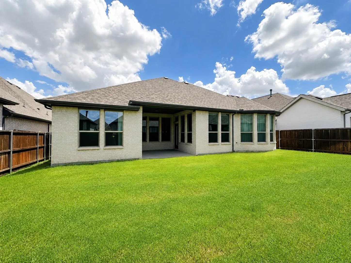 Single Family Residence For Rent in Collin County , 2808 Garrison Drive, Melissa, Texas 75454, 4 Bedroom, 4 Bathroom, 2 Garage spaces, 2,628 Sqft, built in 2021, mls#21404250, Real Estate Agent in Melissa, Homes For Rent in Collin county, Homes For Rent in Melissa, Realtor in Melissa Texas, Real Estate Brokerage Independent Realty Texas, Luminita Cordes Realtor