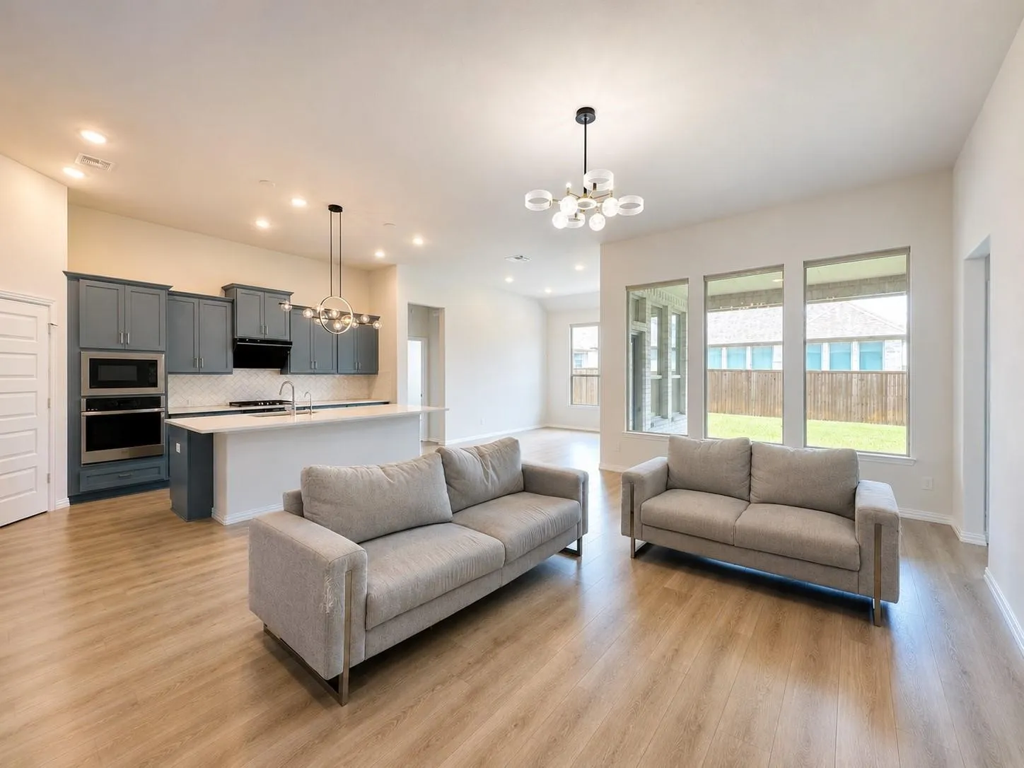Single Family Residence For Rent in Collin County , 2808 Garrison Drive, Melissa, Texas 75454, 4 Bedroom, 4 Bathroom, 2 Garage spaces, 2,628 Sqft, built in 2021, mls#21404250, Real Estate Agent in Melissa, Homes For Rent in Collin county, Homes For Rent in Melissa, Realtor in Melissa Texas, Real Estate Brokerage Independent Realty Texas, Luminita Cordes Realtor