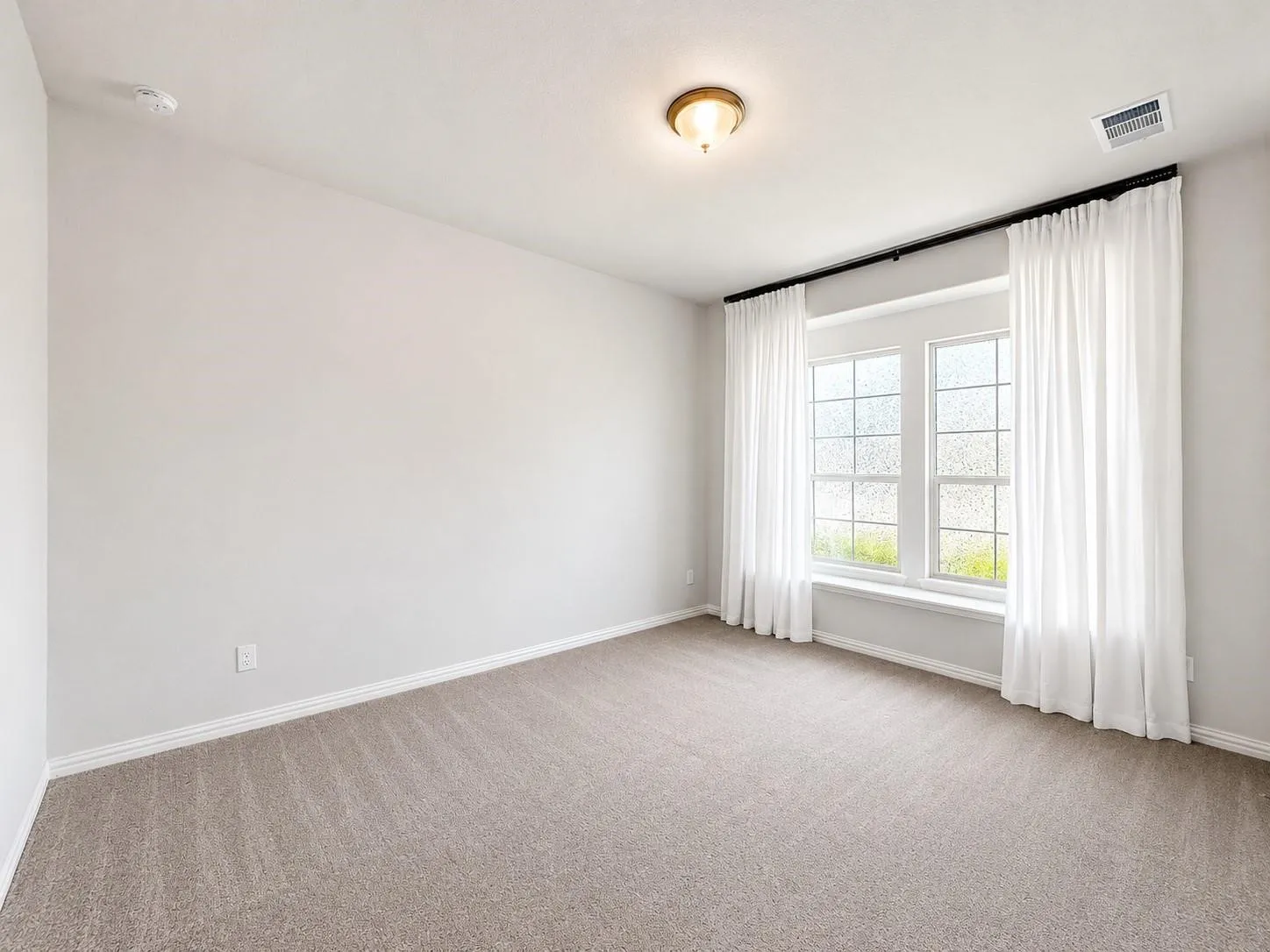 Single Family Residence For Rent in Collin County , 2808 Garrison Drive, Melissa, Texas 75454, 4 Bedroom, 4 Bathroom, 2 Garage spaces, 2,628 Sqft, built in 2021, mls#21404250, Real Estate Agent in Melissa, Homes For Rent in Collin county, Homes For Rent in Melissa, Realtor in Melissa Texas, Real Estate Brokerage Independent Realty Texas, Luminita Cordes Realtor