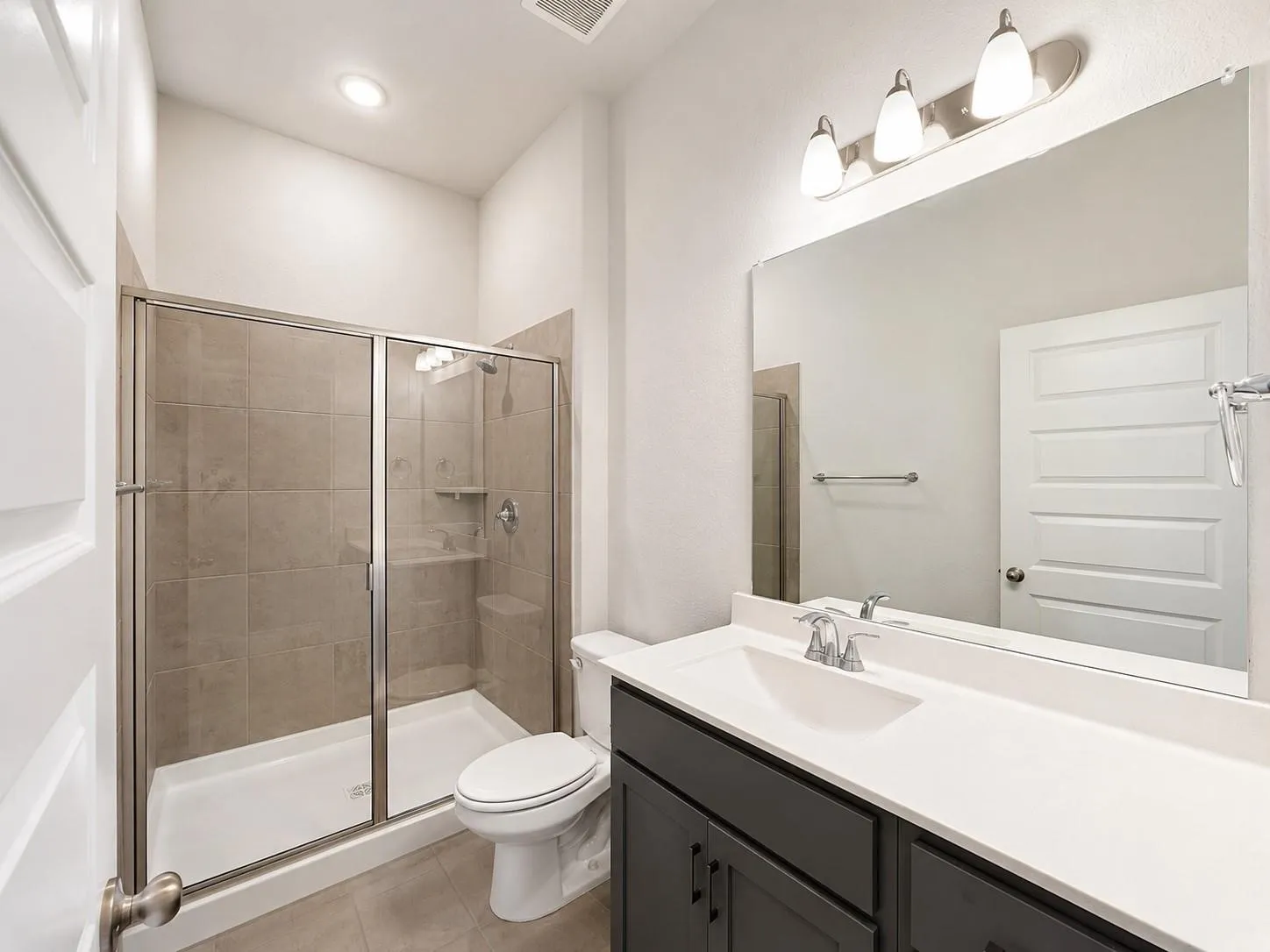 Single Family Residence For Rent in Collin County , 2808 Garrison Drive, Melissa, Texas 75454, 4 Bedroom, 4 Bathroom, 2 Garage spaces, 2,628 Sqft, built in 2021, mls#21404250, Real Estate Agent in Melissa, Homes For Rent in Collin county, Homes For Rent in Melissa, Realtor in Melissa Texas, Real Estate Brokerage Independent Realty Texas, Luminita Cordes Realtor