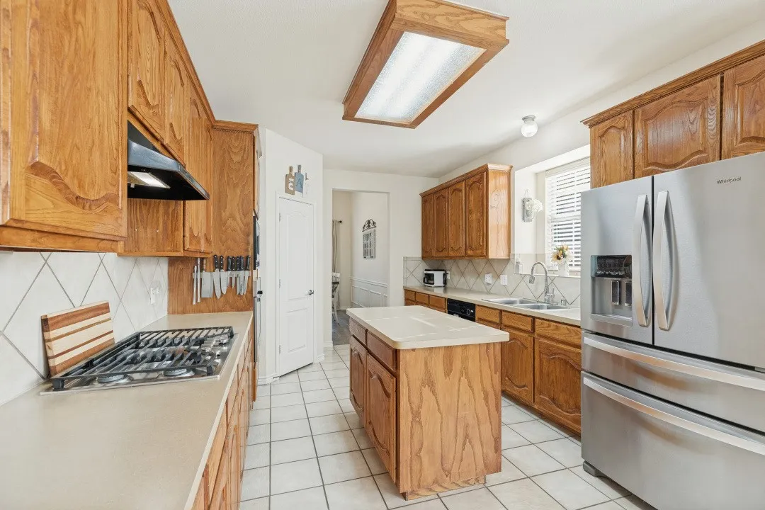 Single Family Residence For Sale in Collin County , 8112 Silverado Trail, Mc Kinney, Texas 75070, 3 Bedroom, 3 Bathroom, 2 Garage spaces, 2,626 Sqft, built in 2006, mls#21403691, Real Estate Agent in Mc Kinney, Homes For Sale in Collin county, Homes For Sale in Mc Kinney, Realtor in Mc Kinney Texas, Real Estate Brokerage Independent Realty Texas, Luminita Cordes Realtor