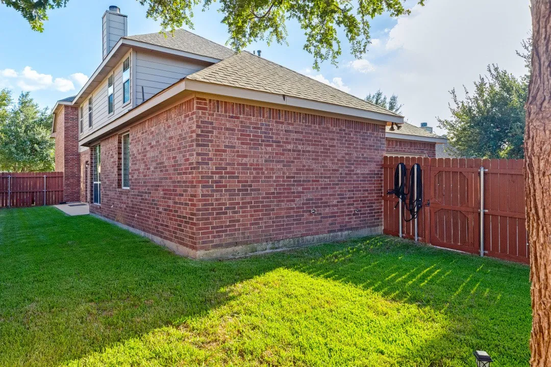 Single Family Residence For Sale in Collin County , 8112 Silverado Trail, Mc Kinney, Texas 75070, 3 Bedroom, 3 Bathroom, 2 Garage spaces, 2,626 Sqft, built in 2006, mls#21403691, Real Estate Agent in Mc Kinney, Homes For Sale in Collin county, Homes For Sale in Mc Kinney, Realtor in Mc Kinney Texas, Real Estate Brokerage Independent Realty Texas, Luminita Cordes Realtor