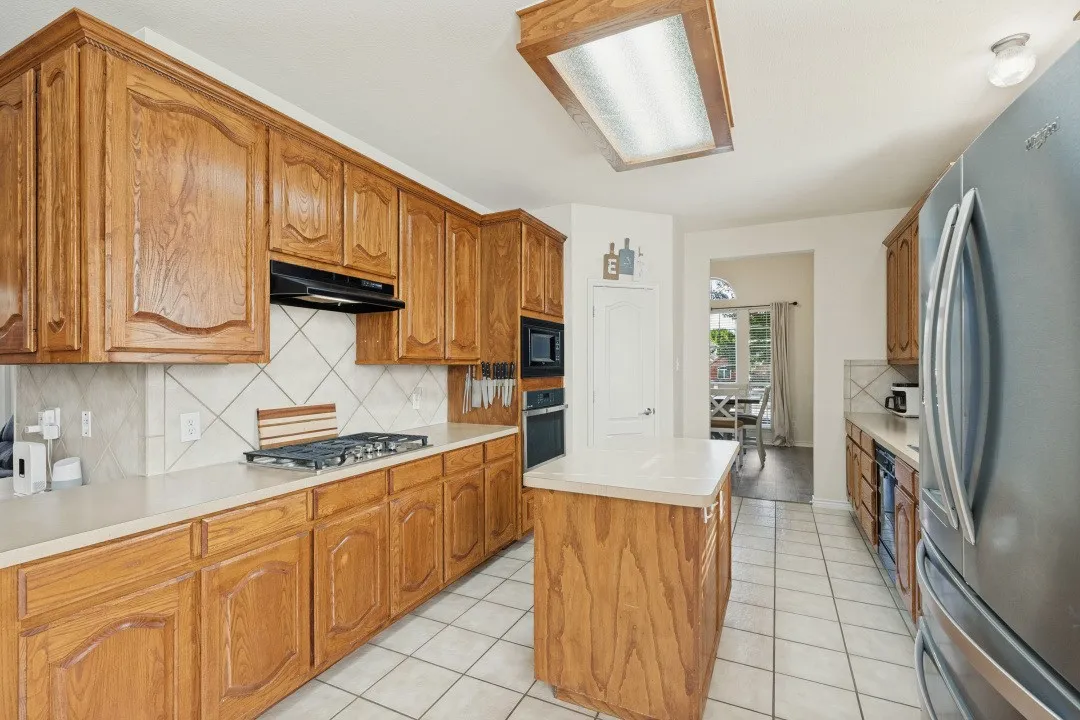 Single Family Residence For Sale in Collin County , 8112 Silverado Trail, Mc Kinney, Texas 75070, 3 Bedroom, 3 Bathroom, 2 Garage spaces, 2,626 Sqft, built in 2006, mls#21403691, Real Estate Agent in Mc Kinney, Homes For Sale in Collin county, Homes For Sale in Mc Kinney, Realtor in Mc Kinney Texas, Real Estate Brokerage Independent Realty Texas, Luminita Cordes Realtor