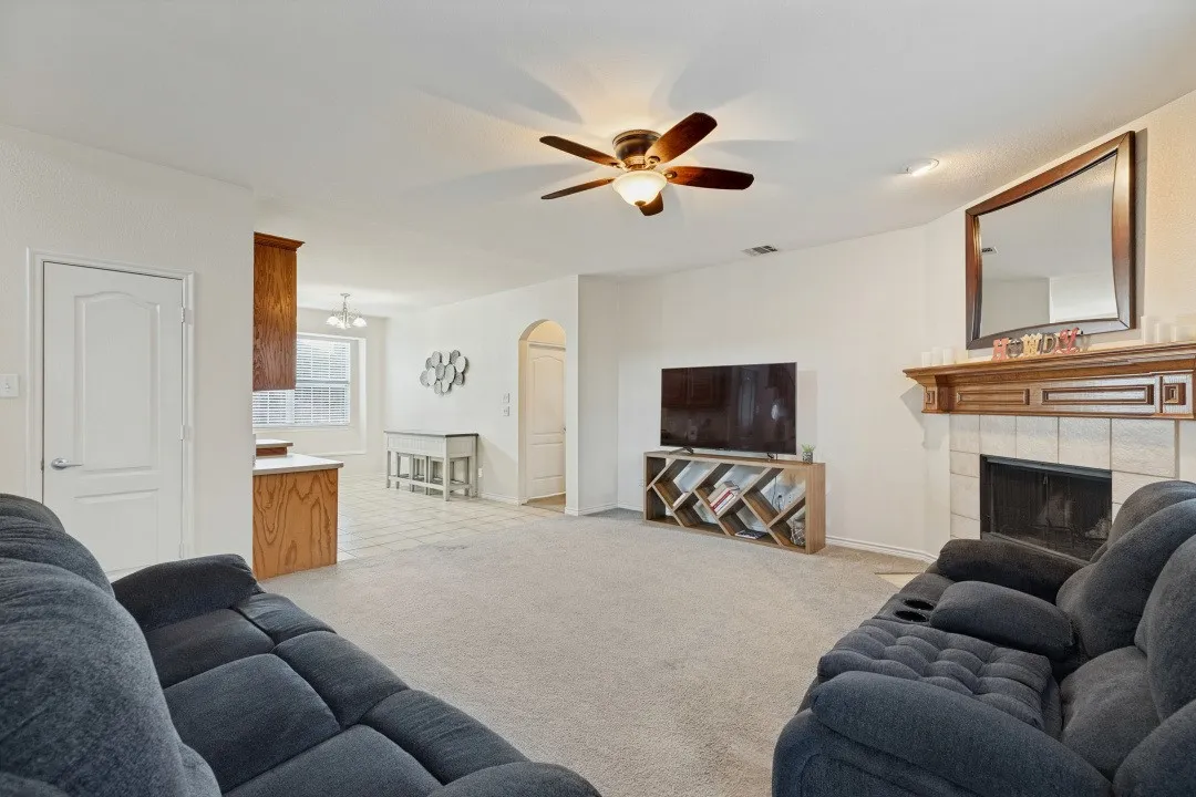 Single Family Residence For Sale in Collin County , 8112 Silverado Trail, Mc Kinney, Texas 75070, 3 Bedroom, 3 Bathroom, 2 Garage spaces, 2,626 Sqft, built in 2006, mls#21403691, Real Estate Agent in Mc Kinney, Homes For Sale in Collin county, Homes For Sale in Mc Kinney, Realtor in Mc Kinney Texas, Real Estate Brokerage Independent Realty Texas, Luminita Cordes Realtor
