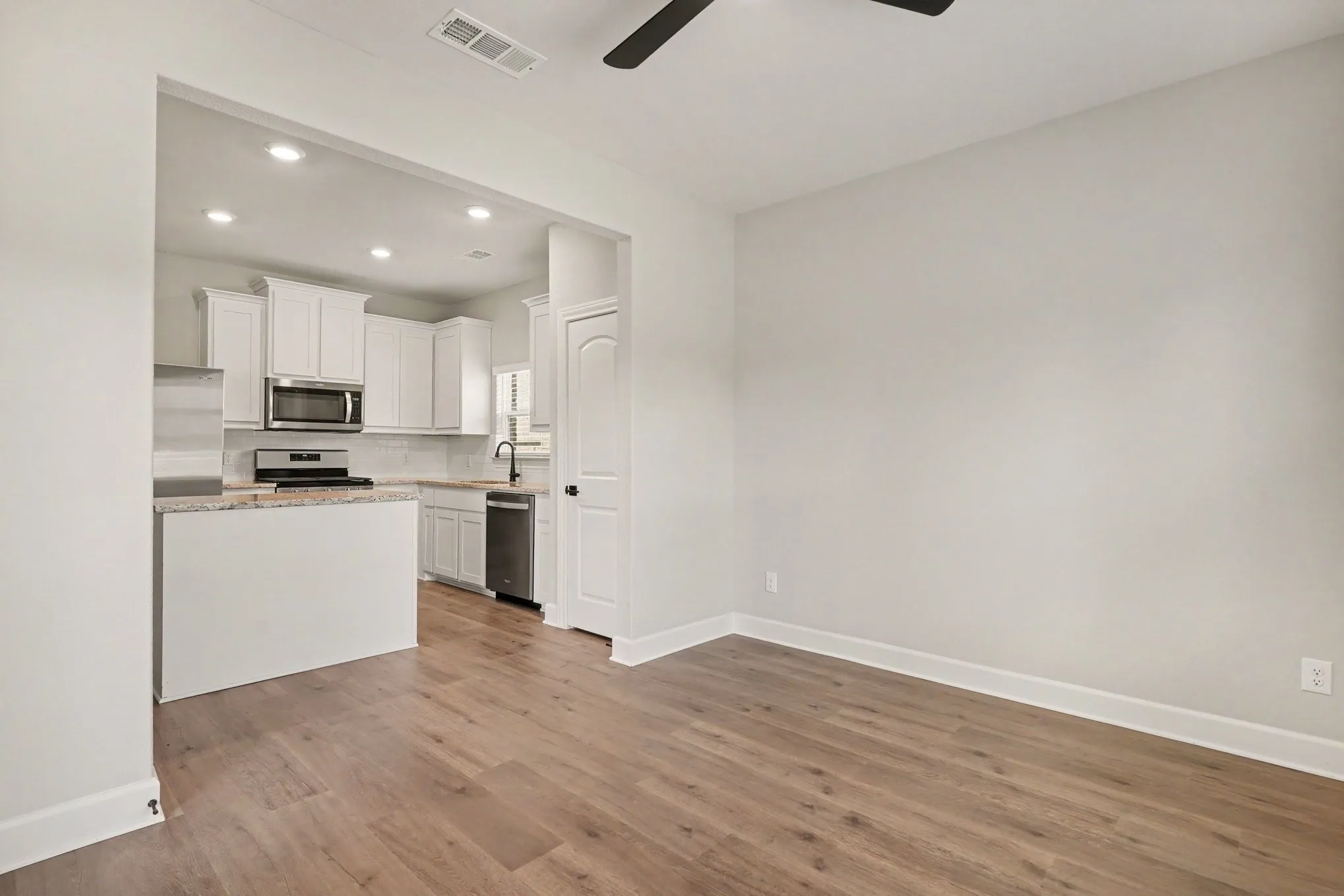 Single Family Residence For Rent in Tarrant County , 1109 Costa Vista Trail, Fort Worth, Texas 76108, 3 Bedroom, 2 Bathroom, 2 Garage spaces, 1,615 Sqft, built in 2024, mls#21404183, Real Estate Agent in Fort Worth, Homes For Rent in Tarrant county, Homes For Rent in Fort Worth, Realtor in Fort Worth Texas, Real Estate Brokerage Independent Realty Texas, Luminita Cordes Realtor