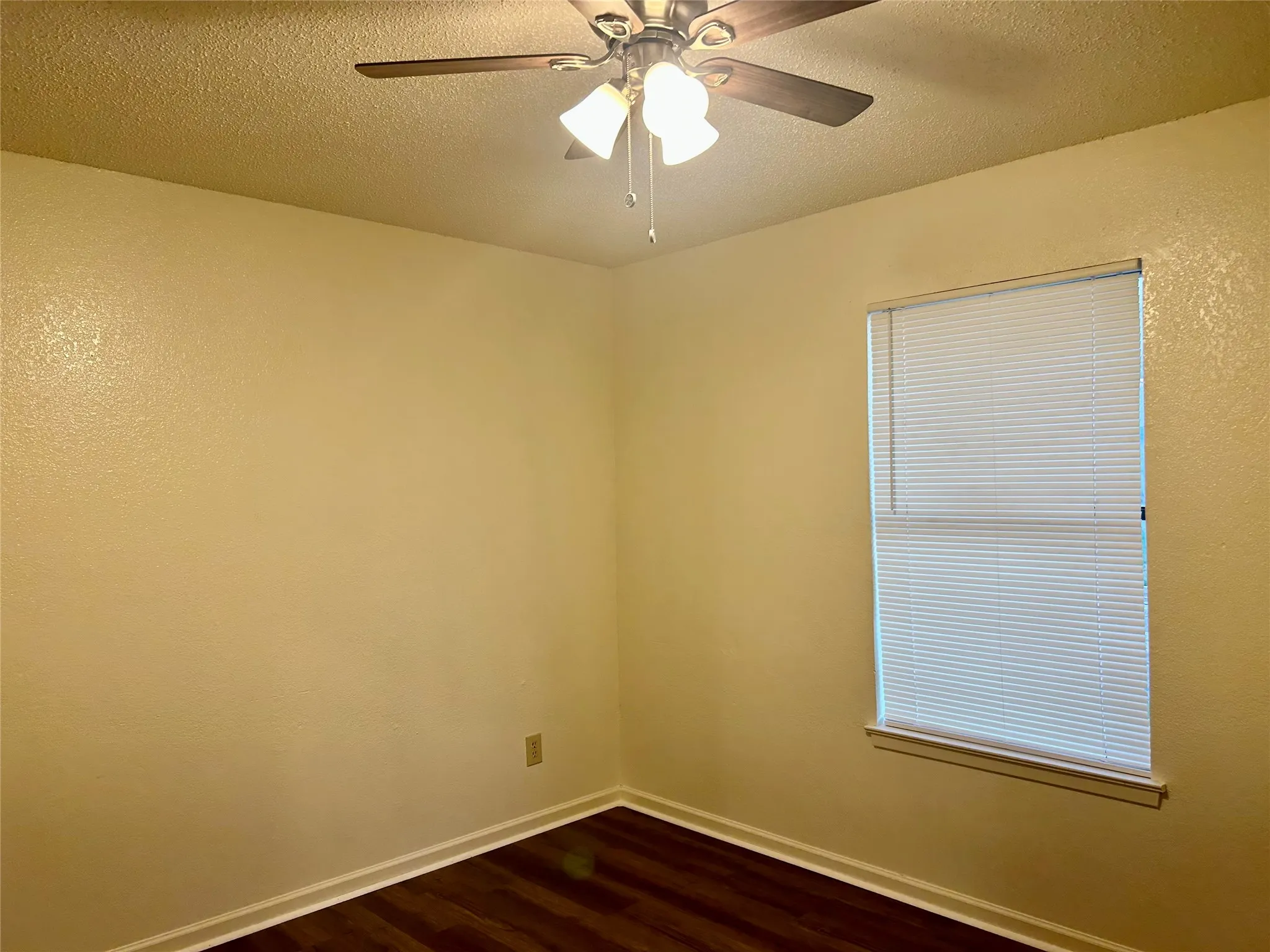 Duplex For Rent in Tarrant County , 2307 Lido Lane, Arlington, Texas 76015, 3 Bedroom, 2 Bathroom, Garage spaces, 1,157 Sqft, built in 1983, mls#21404245, Real Estate Agent in Arlington, Homes For Rent in Tarrant county, Homes For Rent in Arlington, Realtor in Arlington Texas, Real Estate Brokerage Independent Realty Texas, Luminita Cordes Realtor