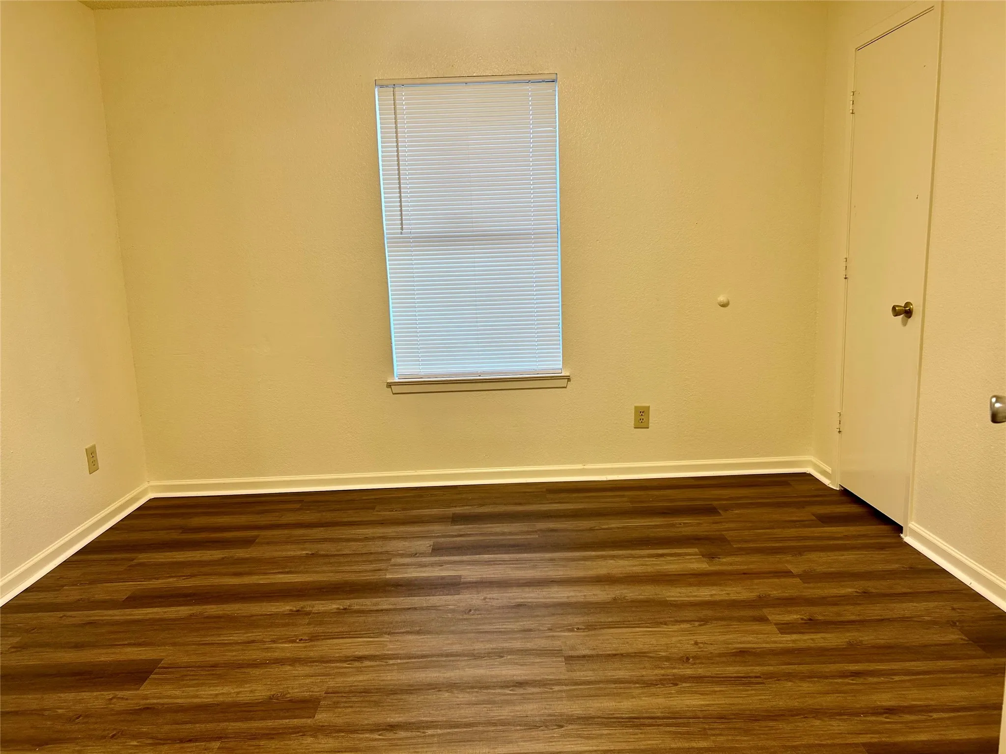 Duplex For Rent in Tarrant County , 2307 Lido Lane, Arlington, Texas 76015, 3 Bedroom, 2 Bathroom, Garage spaces, 1,157 Sqft, built in 1983, mls#21404245, Real Estate Agent in Arlington, Homes For Rent in Tarrant county, Homes For Rent in Arlington, Realtor in Arlington Texas, Real Estate Brokerage Independent Realty Texas, Luminita Cordes Realtor