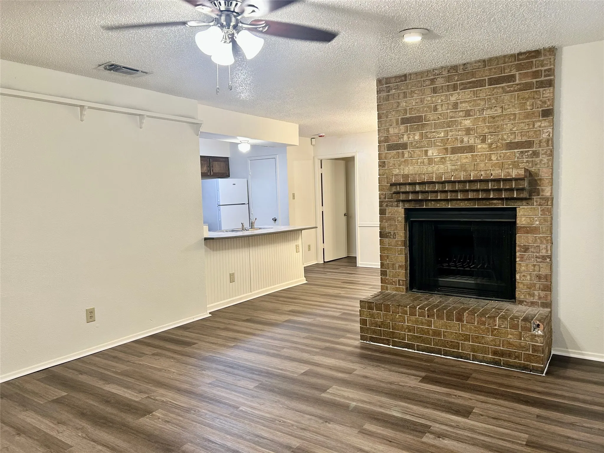 Duplex For Rent in Tarrant County , 2307 Lido Lane, Arlington, Texas 76015, 3 Bedroom, 2 Bathroom, Garage spaces, 1,157 Sqft, built in 1983, mls#21404245, Real Estate Agent in Arlington, Homes For Rent in Tarrant county, Homes For Rent in Arlington, Realtor in Arlington Texas, Real Estate Brokerage Independent Realty Texas, Luminita Cordes Realtor
