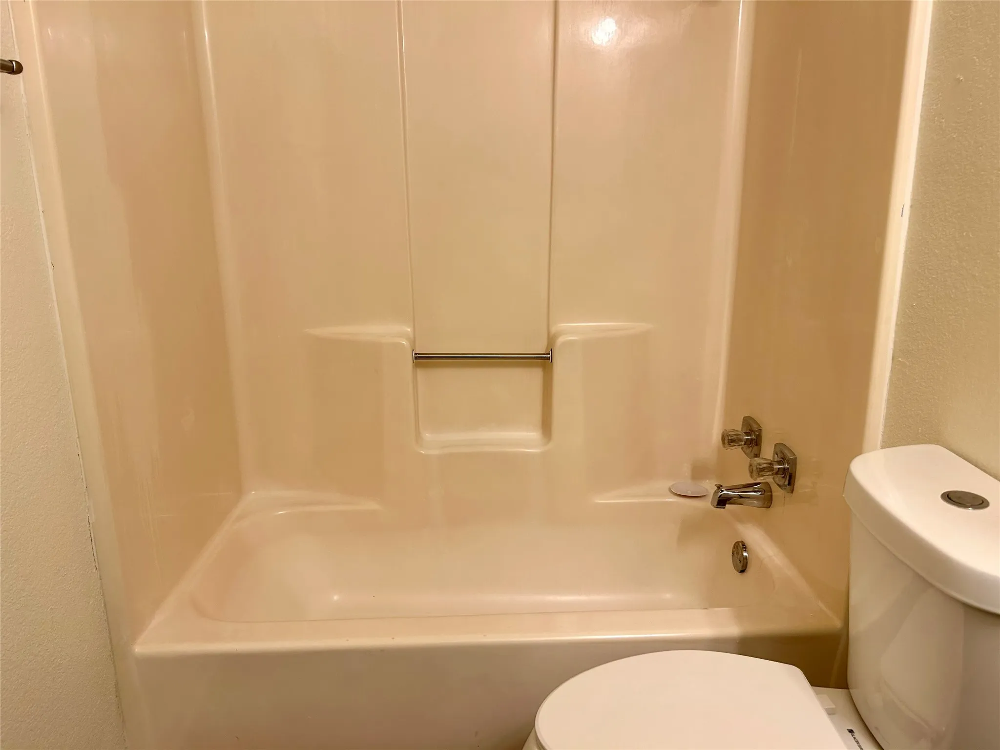 Duplex For Rent in Tarrant County , 2307 Lido Lane, Arlington, Texas 76015, 3 Bedroom, 2 Bathroom, Garage spaces, 1,157 Sqft, built in 1983, mls#21404245, Real Estate Agent in Arlington, Homes For Rent in Tarrant county, Homes For Rent in Arlington, Realtor in Arlington Texas, Real Estate Brokerage Independent Realty Texas, Luminita Cordes Realtor
