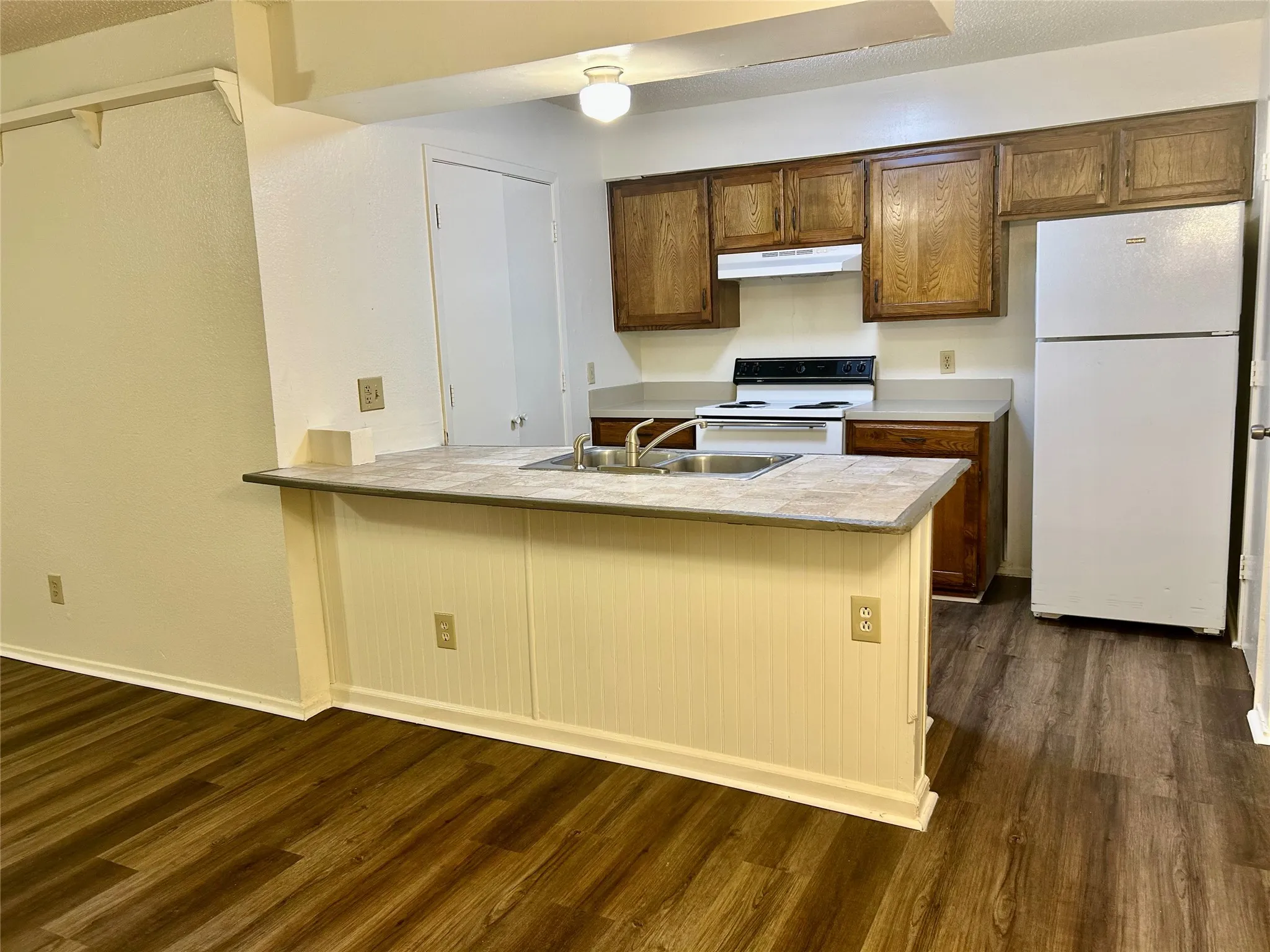Duplex For Rent in Tarrant County , 2307 Lido Lane, Arlington, Texas 76015, 3 Bedroom, 2 Bathroom, Garage spaces, 1,157 Sqft, built in 1983, mls#21404245, Real Estate Agent in Arlington, Homes For Rent in Tarrant county, Homes For Rent in Arlington, Realtor in Arlington Texas, Real Estate Brokerage Independent Realty Texas, Luminita Cordes Realtor