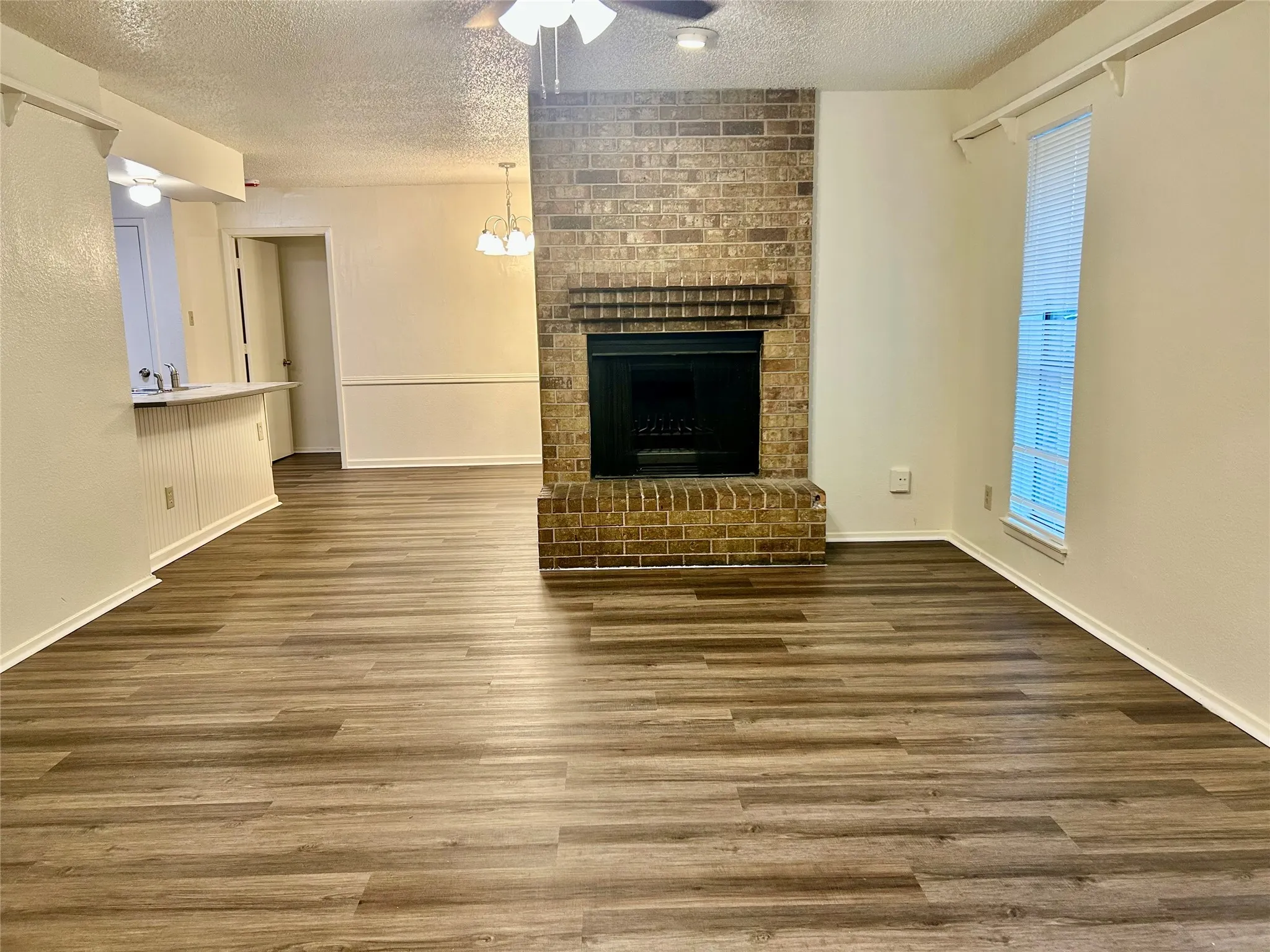 Duplex For Rent in Tarrant County , 2307 Lido Lane, Arlington, Texas 76015, 3 Bedroom, 2 Bathroom, Garage spaces, 1,157 Sqft, built in 1983, mls#21404245, Real Estate Agent in Arlington, Homes For Rent in Tarrant county, Homes For Rent in Arlington, Realtor in Arlington Texas, Real Estate Brokerage Independent Realty Texas, Luminita Cordes Realtor