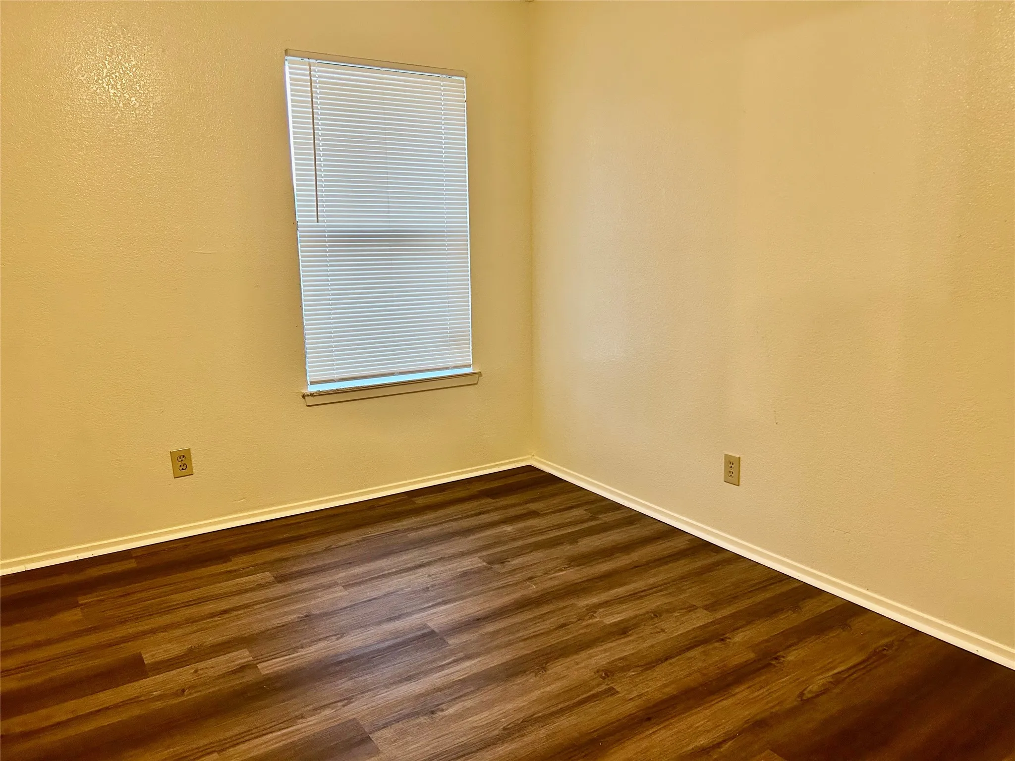 Duplex For Rent in Tarrant County , 2307 Lido Lane, Arlington, Texas 76015, 3 Bedroom, 2 Bathroom, Garage spaces, 1,157 Sqft, built in 1983, mls#21404245, Real Estate Agent in Arlington, Homes For Rent in Tarrant county, Homes For Rent in Arlington, Realtor in Arlington Texas, Real Estate Brokerage Independent Realty Texas, Luminita Cordes Realtor