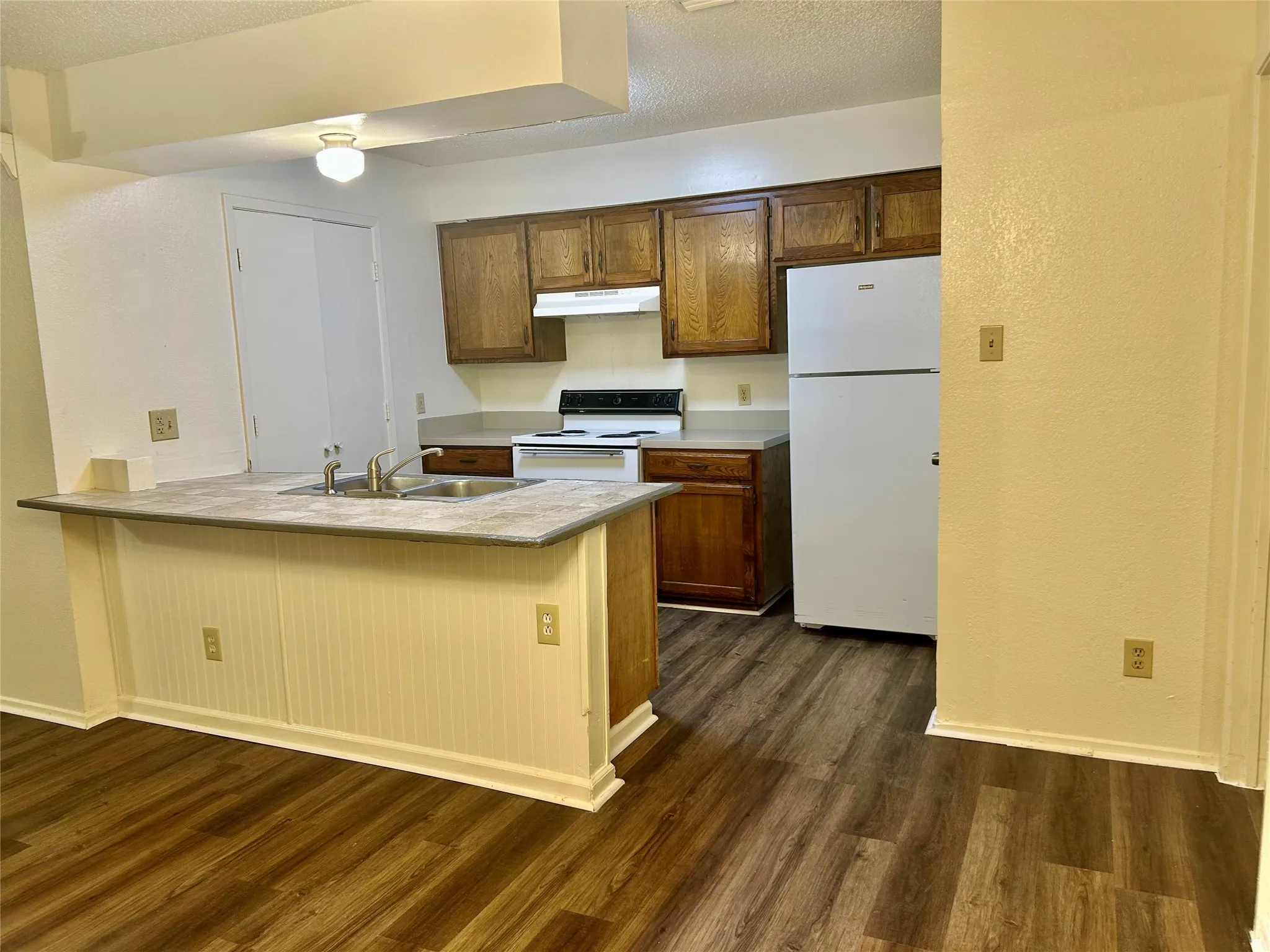 Duplex For Rent in Tarrant County , 2307 Lido Lane, Arlington, Texas 76015, 3 Bedroom, 2 Bathroom, Garage spaces, 1,157 Sqft, built in 1983, mls#21404245, Real Estate Agent in Arlington, Homes For Rent in Tarrant county, Homes For Rent in Arlington, Realtor in Arlington Texas, Real Estate Brokerage Independent Realty Texas, Luminita Cordes Realtor