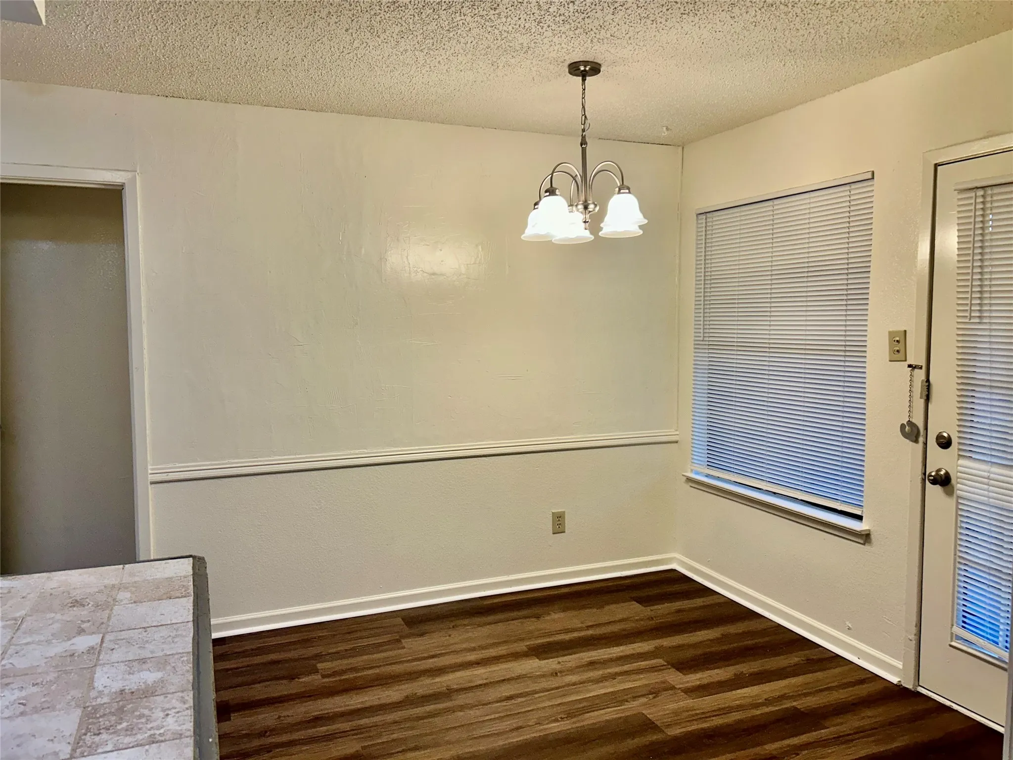Duplex For Rent in Tarrant County , 2307 Lido Lane, Arlington, Texas 76015, 3 Bedroom, 2 Bathroom, Garage spaces, 1,157 Sqft, built in 1983, mls#21404245, Real Estate Agent in Arlington, Homes For Rent in Tarrant county, Homes For Rent in Arlington, Realtor in Arlington Texas, Real Estate Brokerage Independent Realty Texas, Luminita Cordes Realtor