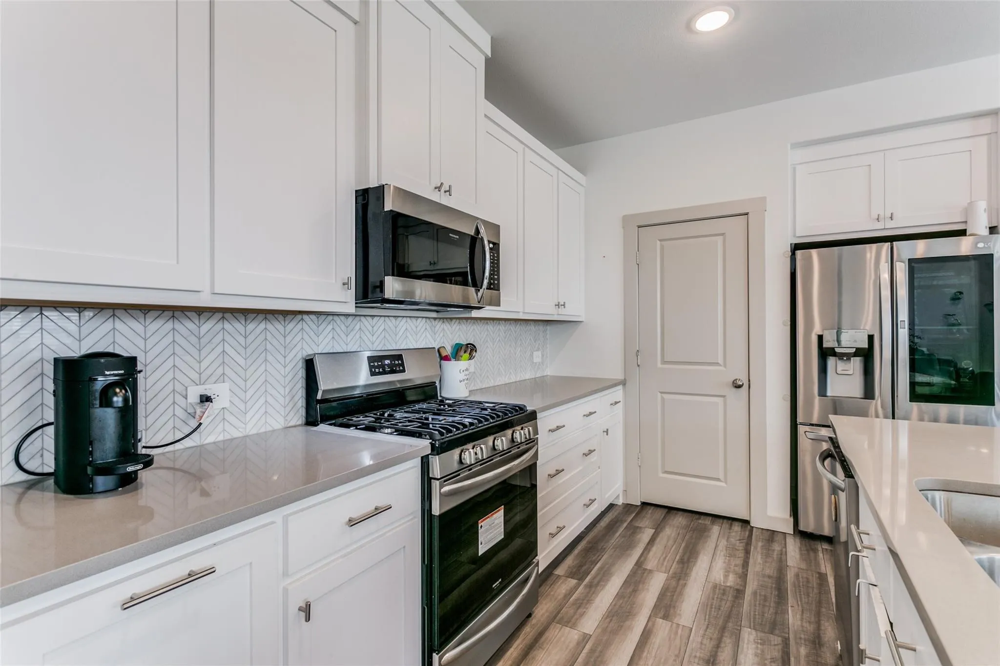 Townhouse For Rent in Denton County , 2744 Parkview Place, Lewisville, Texas 75067, 3 Bedroom, 4 Bathroom, 2 Garage spaces, 1,994 Sqft, built in 2021, mls#21403379, Real Estate Agent in Lewisville, Homes For Rent in Denton county, Homes For Rent in Lewisville, Realtor in Lewisville Texas, Real Estate Brokerage Independent Realty Texas, Luminita Cordes Realtor