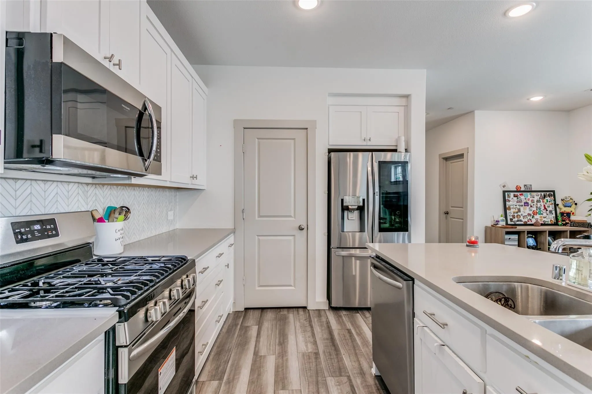 Townhouse For Rent in Denton County , 2744 Parkview Place, Lewisville, Texas 75067, 3 Bedroom, 4 Bathroom, 2 Garage spaces, 1,994 Sqft, built in 2021, mls#21403379, Real Estate Agent in Lewisville, Homes For Rent in Denton county, Homes For Rent in Lewisville, Realtor in Lewisville Texas, Real Estate Brokerage Independent Realty Texas, Luminita Cordes Realtor