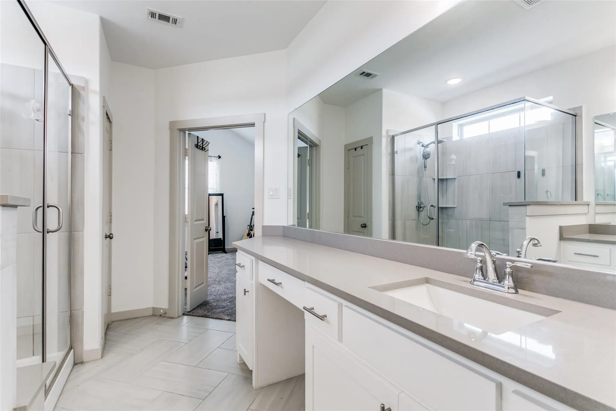 Townhouse For Rent in Denton County , 2744 Parkview Place, Lewisville, Texas 75067, 3 Bedroom, 4 Bathroom, 2 Garage spaces, 1,994 Sqft, built in 2021, mls#21403379, Real Estate Agent in Lewisville, Homes For Rent in Denton county, Homes For Rent in Lewisville, Realtor in Lewisville Texas, Real Estate Brokerage Independent Realty Texas, Luminita Cordes Realtor