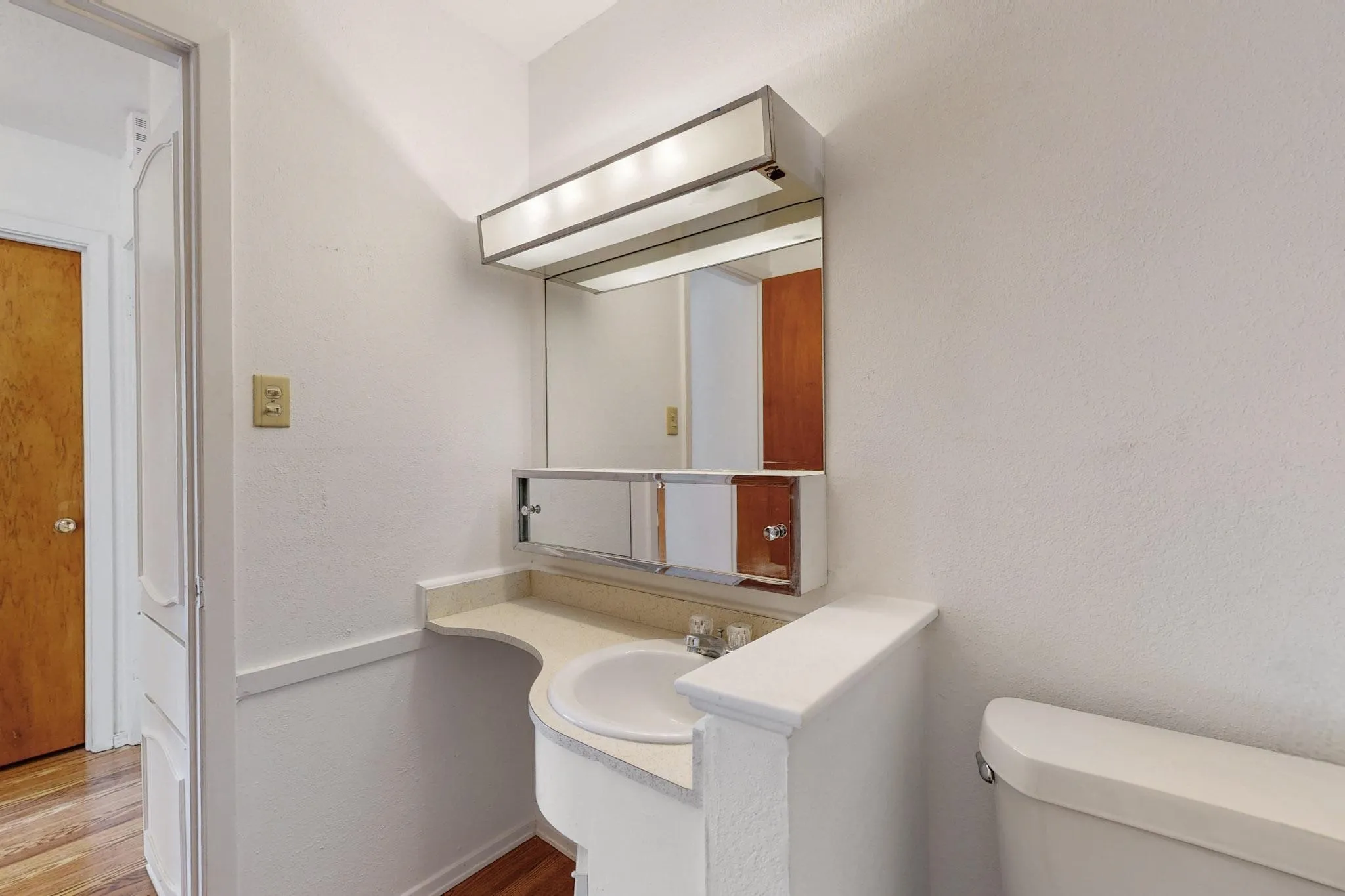 Single Family Residence For Rent in Johnson County , 304 NW Summercrest Boulevard, Burleson, Texas 76028, 2 Bedroom, 2 Bathroom, 1 Garage spaces, 1,080 Sqft, built in 1964, mls#21404260, Real Estate Agent in Burleson, Homes For Rent in Johnson county, Homes For Rent in Burleson, Realtor in Burleson Texas, Real Estate Brokerage Independent Realty Texas, Luminita Cordes Realtor