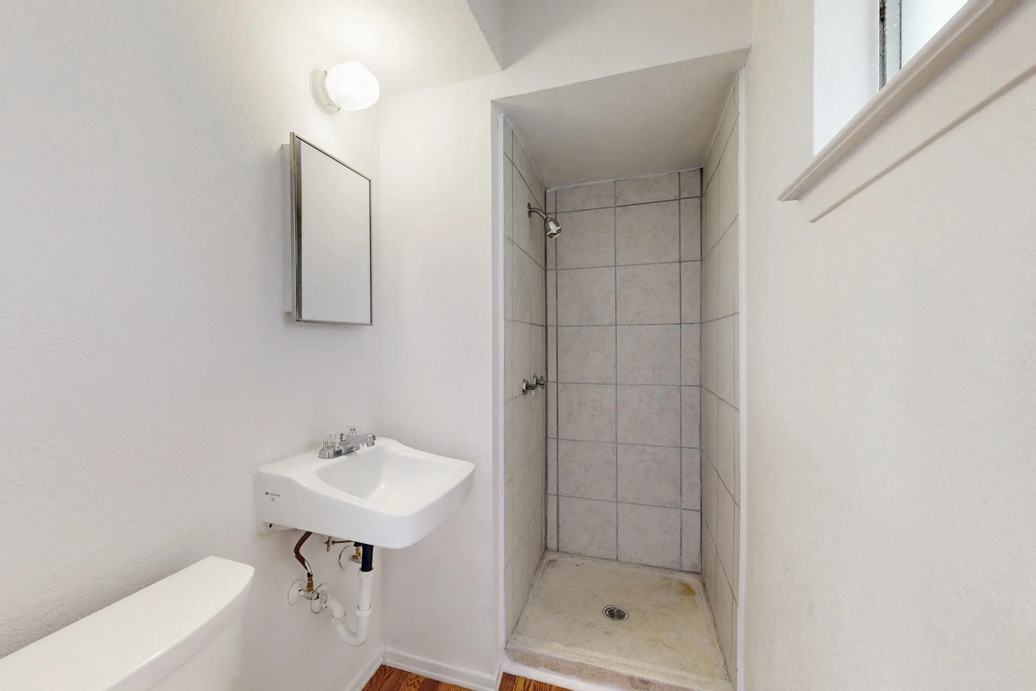 Single Family Residence For Rent in Johnson County , 304 NW Summercrest Boulevard, Burleson, Texas 76028, 2 Bedroom, 2 Bathroom, 1 Garage spaces, 1,080 Sqft, built in 1964, mls#21404260, Real Estate Agent in Burleson, Homes For Rent in Johnson county, Homes For Rent in Burleson, Realtor in Burleson Texas, Real Estate Brokerage Independent Realty Texas, Luminita Cordes Realtor