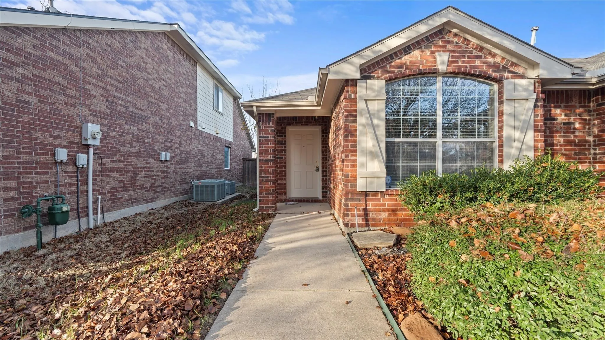 Single Family Residence For Rent in Collin County , 9204 Warren Drive, Mc Kinney, Texas 75071, 3 Bedroom, 2 Bathroom, 2 Garage spaces, 1,469 Sqft, built in 2003, mls#21404263, Real Estate Agent in Mc Kinney, Homes For Rent in Collin county, Homes For Rent in Mc Kinney, Realtor in Mc Kinney Texas, Real Estate Brokerage Independent Realty Texas, Luminita Cordes Realtor