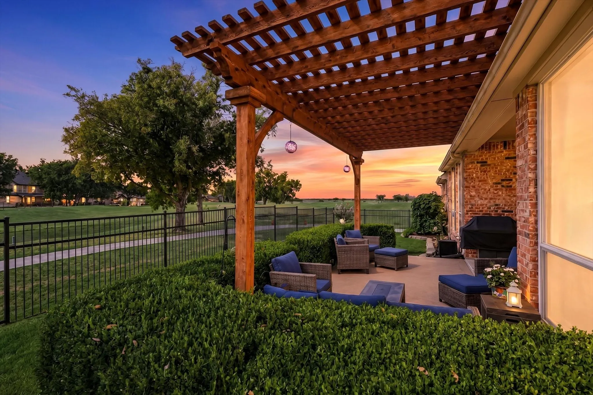 Single Family Residence For Sale in Denton County , 6401 Hampton Court, The Colony, Texas 75056, 3 Bedroom, 3 Bathroom, 2 Garage spaces, 2,634 Sqft, built in 2000, mls#21402877, Real Estate Agent in The Colony, Homes For Sale in Denton county, Homes For Sale in The Colony, Realtor in The Colony Texas, Real Estate Brokerage Independent Realty Texas, Luminita Cordes Realtor
