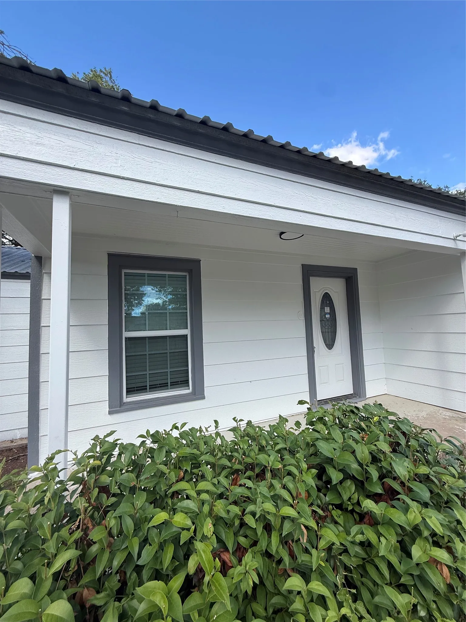 Single Family Residence For Sale in Coleman County , 317 E 10th Street, Coleman, Texas 76834, 4 Bedroom, 2 Bathroom, Garage spaces, 1,356 Sqft, built in 1950, mls#21404264, Real Estate Agent in Coleman, Homes For Sale in Coleman county, Homes For Sale in Coleman, Realtor in Coleman Texas, Real Estate Brokerage Independent Realty Texas, Luminita Cordes Realtor
