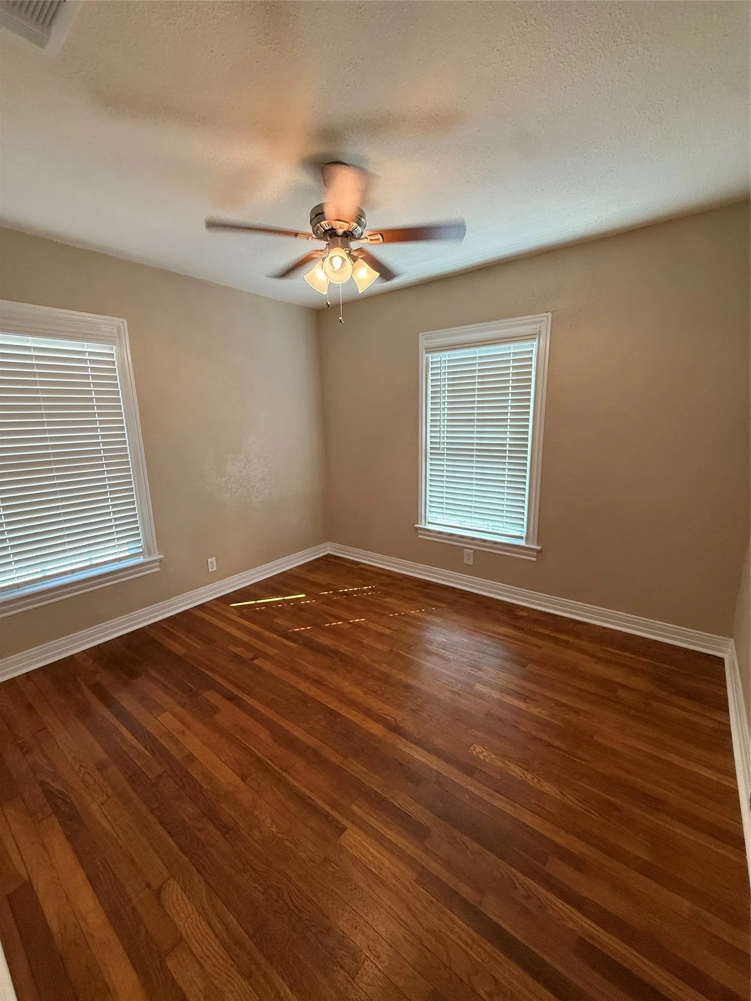 Single Family Residence For Sale in Coleman County , 317 E 10th Street, Coleman, Texas 76834, 4 Bedroom, 2 Bathroom, Garage spaces, 1,356 Sqft, built in 1950, mls#21404264, Real Estate Agent in Coleman, Homes For Sale in Coleman county, Homes For Sale in Coleman, Realtor in Coleman Texas, Real Estate Brokerage Independent Realty Texas, Luminita Cordes Realtor