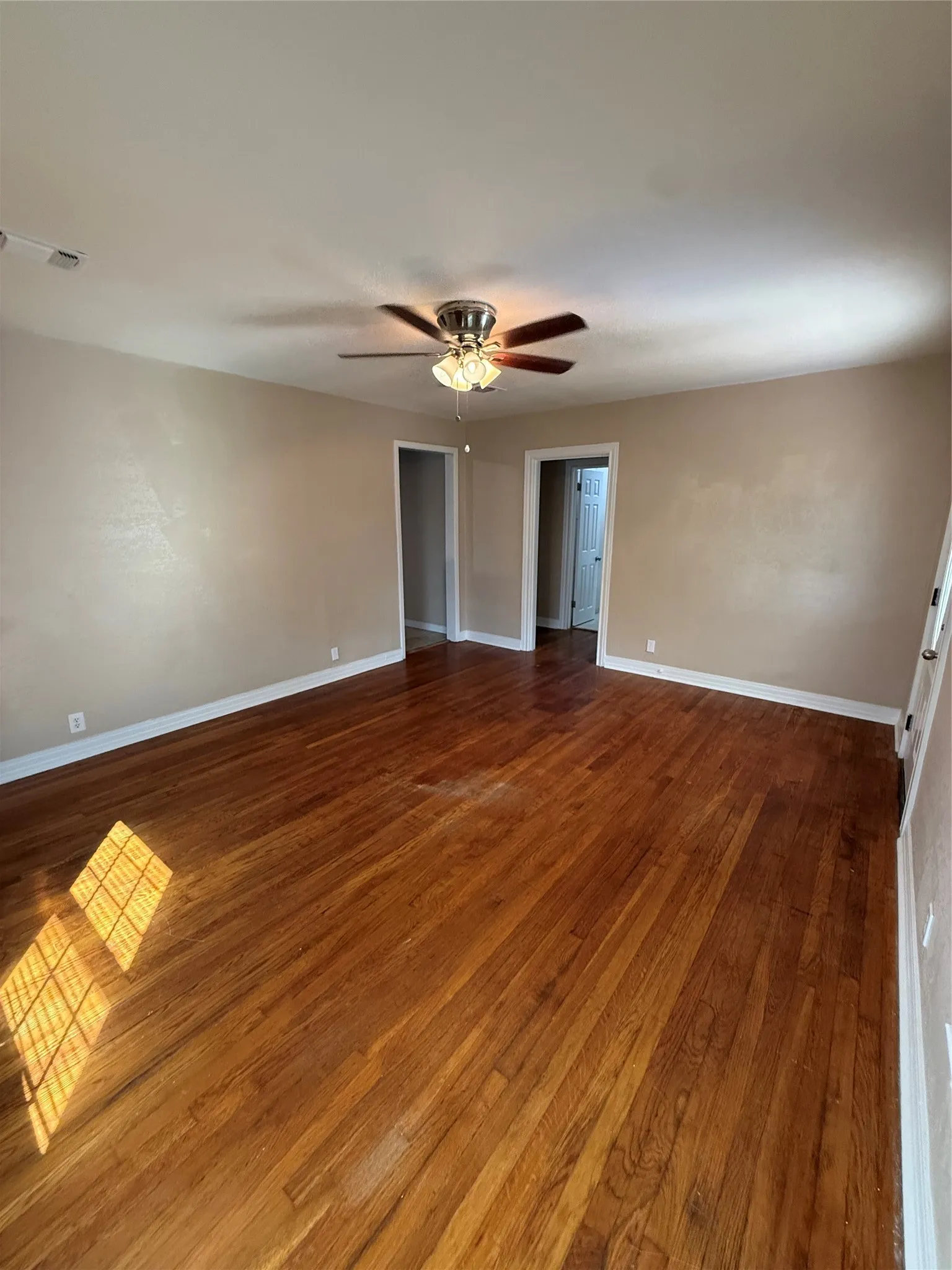 Single Family Residence For Sale in Coleman County , 317 E 10th Street, Coleman, Texas 76834, 4 Bedroom, 2 Bathroom, Garage spaces, 1,356 Sqft, built in 1950, mls#21404264, Real Estate Agent in Coleman, Homes For Sale in Coleman county, Homes For Sale in Coleman, Realtor in Coleman Texas, Real Estate Brokerage Independent Realty Texas, Luminita Cordes Realtor