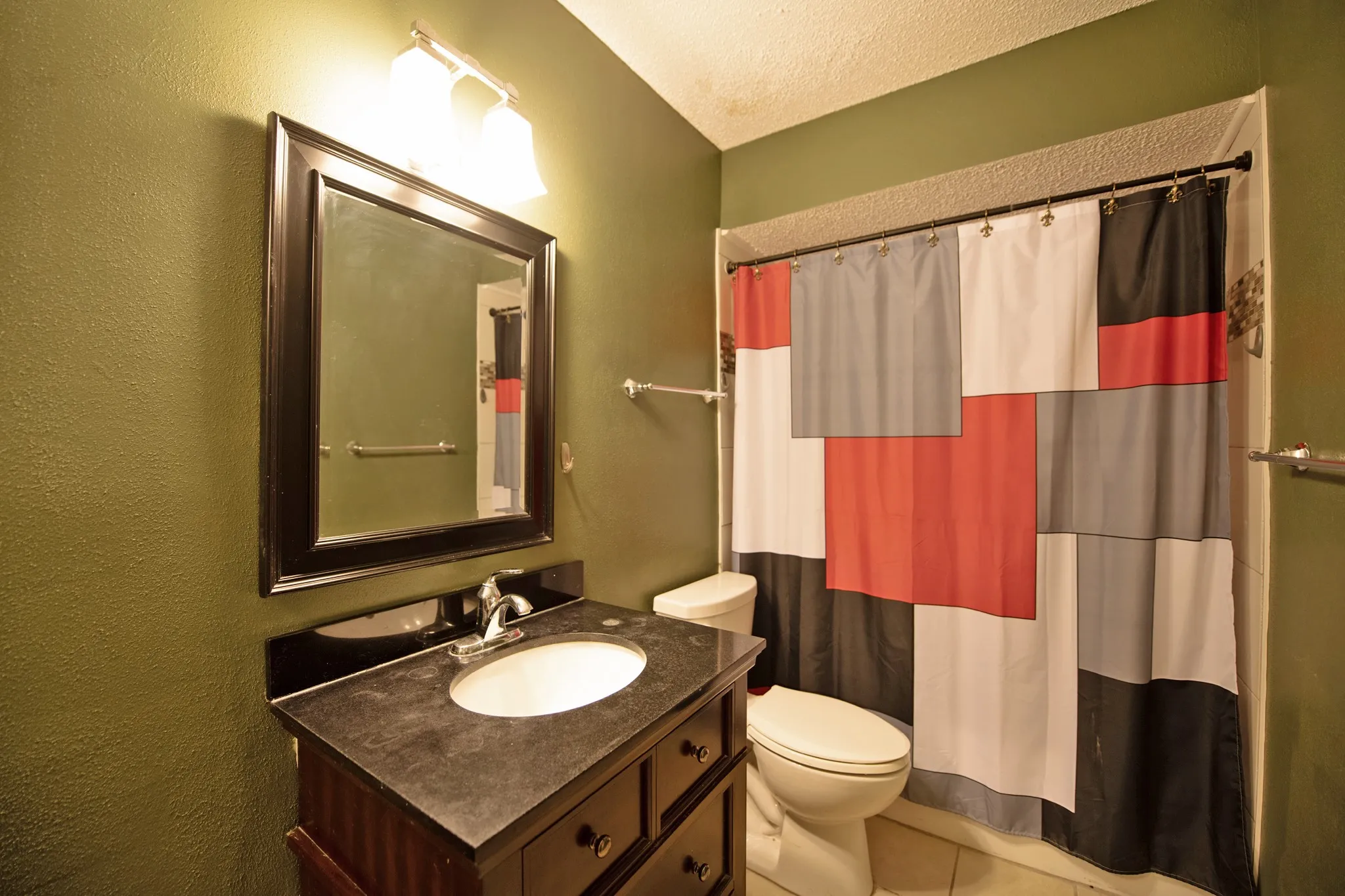 Condominium For Sale in Dallas County , 7107 Holly Hill Drive 17, Dallas, Texas 75231, 1 Bedroom, 1 Bathroom, Garage spaces, 865 Sqft, built in 1978, mls#21404247, Real Estate Agent in Dallas, Homes For Sale in Dallas county, Homes For Sale in Dallas, Realtor in Dallas Texas, Real Estate Brokerage Independent Realty Texas, Luminita Cordes Realtor