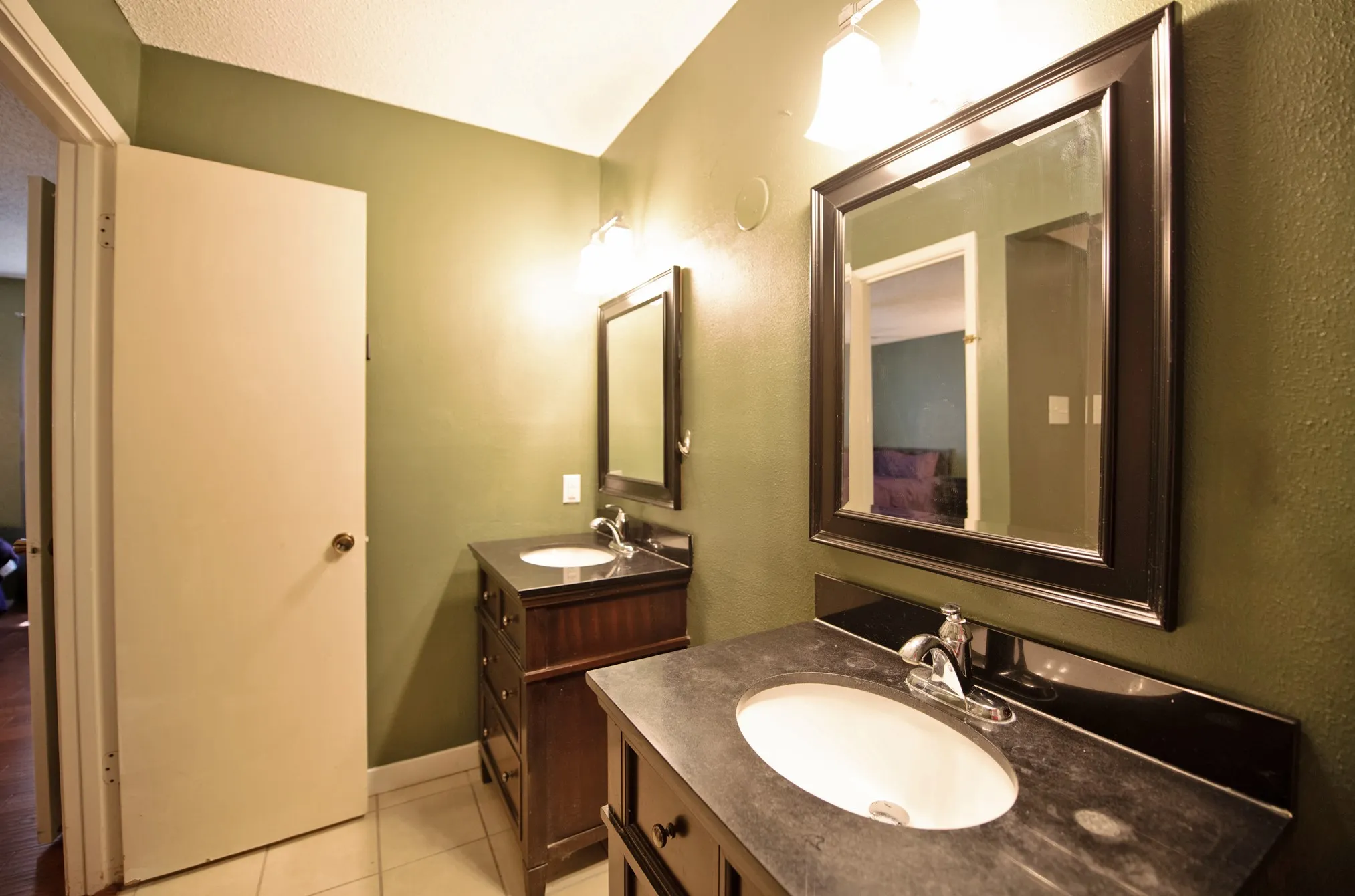 Condominium For Sale in Dallas County , 7107 Holly Hill Drive 17, Dallas, Texas 75231, 1 Bedroom, 1 Bathroom, Garage spaces, 865 Sqft, built in 1978, mls#21404247, Real Estate Agent in Dallas, Homes For Sale in Dallas county, Homes For Sale in Dallas, Realtor in Dallas Texas, Real Estate Brokerage Independent Realty Texas, Luminita Cordes Realtor
