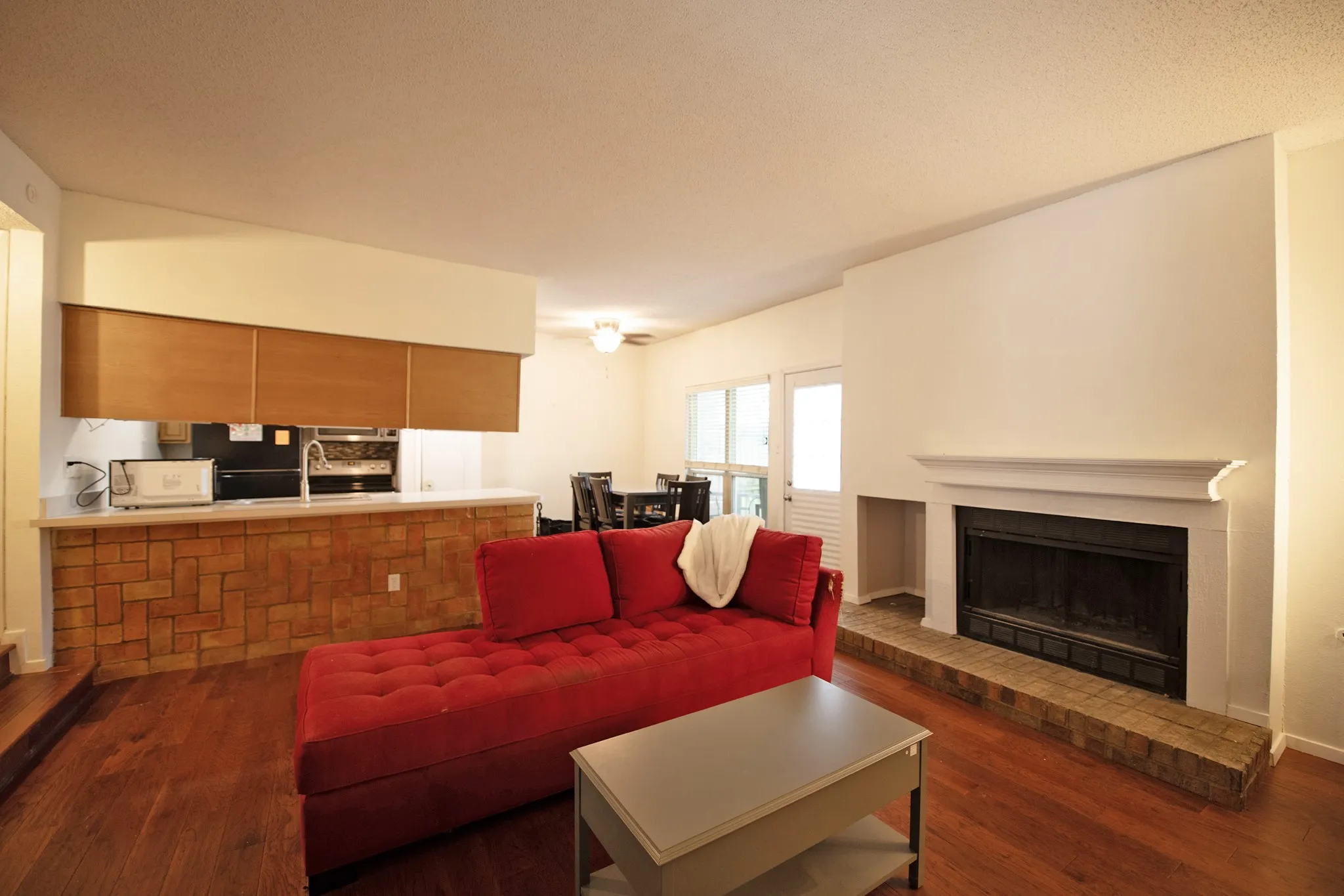 Condominium For Sale in Dallas County , 7107 Holly Hill Drive 17, Dallas, Texas 75231, 1 Bedroom, 1 Bathroom, Garage spaces, 865 Sqft, built in 1978, mls#21404247, Real Estate Agent in Dallas, Homes For Sale in Dallas county, Homes For Sale in Dallas, Realtor in Dallas Texas, Real Estate Brokerage Independent Realty Texas, Luminita Cordes Realtor