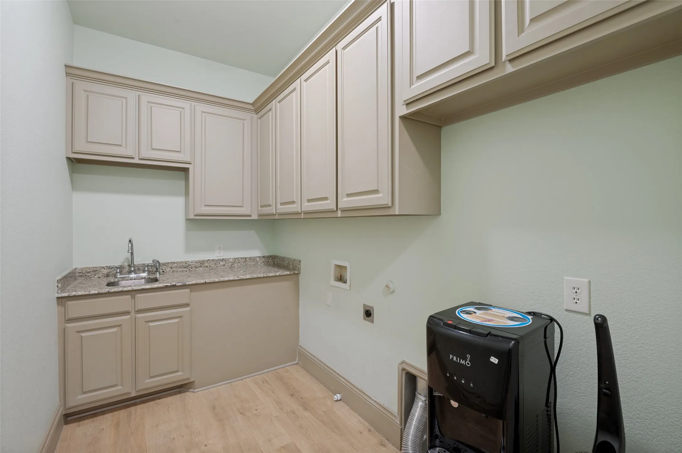 Single Family Residence For Rent in Collin County , 5764 Quebec Lane, Plano, Texas 75024, 4 Bedroom, 5 Bathroom, 3 Garage spaces, 4,243 Sqft, built in 2007, mls#21404270, Real Estate Agent in Plano, Homes For Rent in Collin county, Homes For Rent in Plano, Realtor in Plano Texas, Real Estate Brokerage Independent Realty Texas, Luminita Cordes Realtor