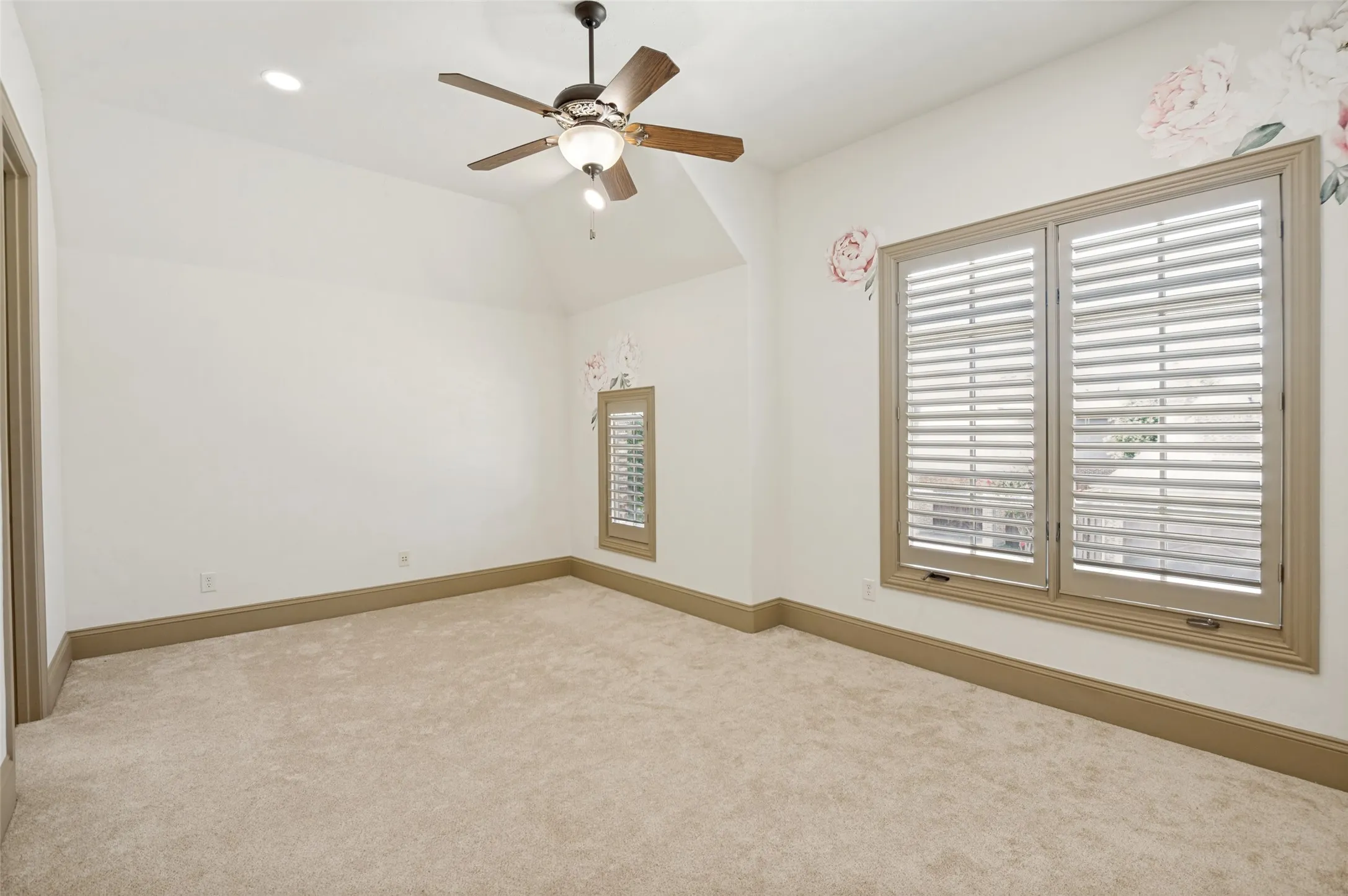 Single Family Residence For Rent in Collin County , 5764 Quebec Lane, Plano, Texas 75024, 4 Bedroom, 5 Bathroom, 3 Garage spaces, 4,243 Sqft, built in 2007, mls#21404270, Real Estate Agent in Plano, Homes For Rent in Collin county, Homes For Rent in Plano, Realtor in Plano Texas, Real Estate Brokerage Independent Realty Texas, Luminita Cordes Realtor
