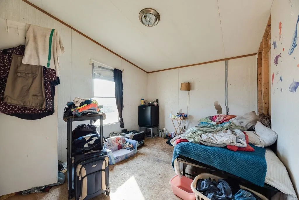 Manufactured Home For Sale in Kaufman County , 8830 Highview Dr, Crandall, Texas 75114, 3 Bedroom, 2 Bathroom, Garage spaces, 1,344 Sqft, built in 1998, mls#21403170, Real Estate Agent in Crandall, Homes For Sale in Kaufman county, Homes For Sale in Crandall, Realtor in Crandall Texas, Real Estate Brokerage Independent Realty Texas, Luminita Cordes Realtor