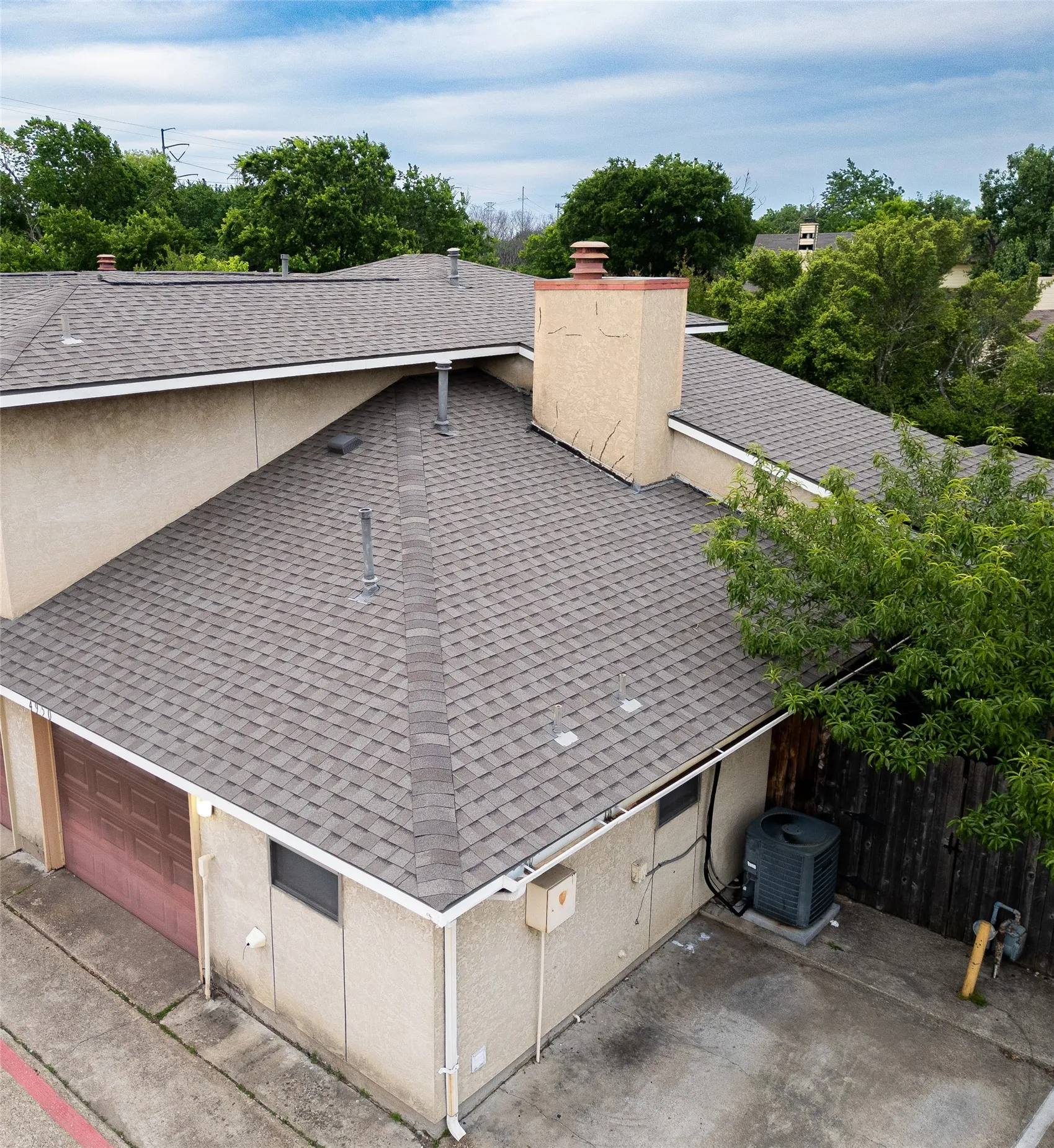 Townhouse For Sale in Dallas County , 4950 Rolling Vista, Mesquite, Texas 75150, 2 Bedroom, 1 Bathroom, 1 Garage spaces, 1,069 Sqft, built in 1985, mls#21404268, Real Estate Agent in Mesquite, Homes For Sale in Dallas county, Homes For Sale in Mesquite, Realtor in Mesquite Texas, Real Estate Brokerage Independent Realty Texas, Luminita Cordes Realtor