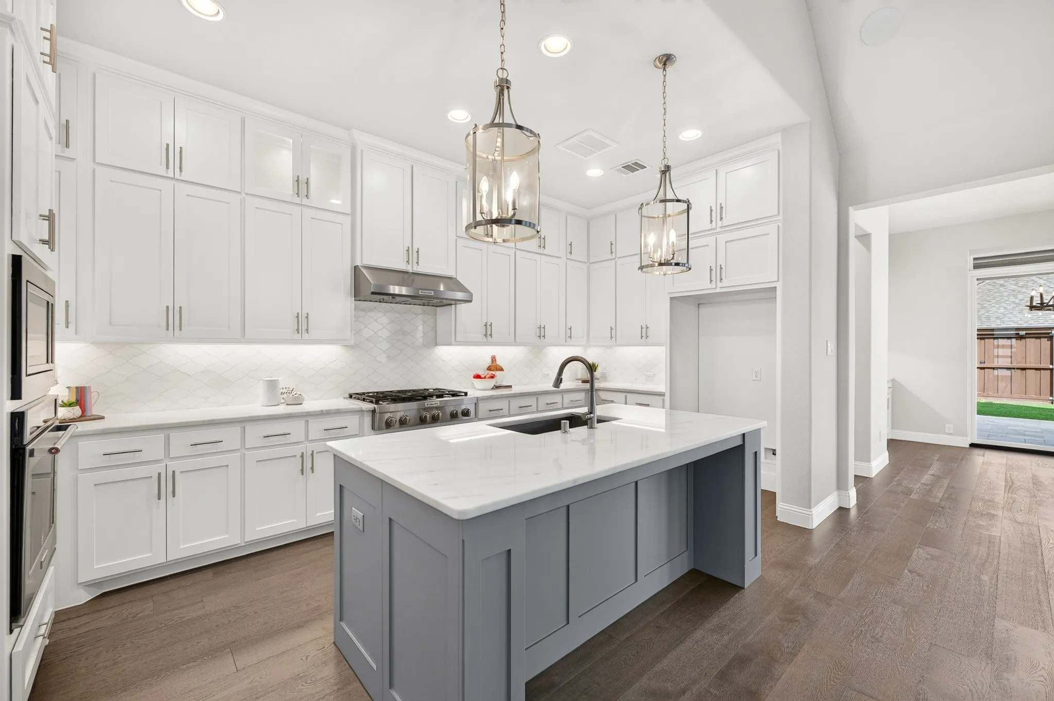 Single Family Residence For Sale in Denton County , 2937 Darcy, The Colony, Texas 75056, 3 Bedroom, 3 Bathroom, 2 Garage spaces, 2,236 Sqft, built in 2020, mls#21377586, Real Estate Agent in The Colony, Homes For Sale in Denton county, Homes For Sale in The Colony, Realtor in The Colony Texas, Real Estate Brokerage Independent Realty Texas, Luminita Cordes Realtor