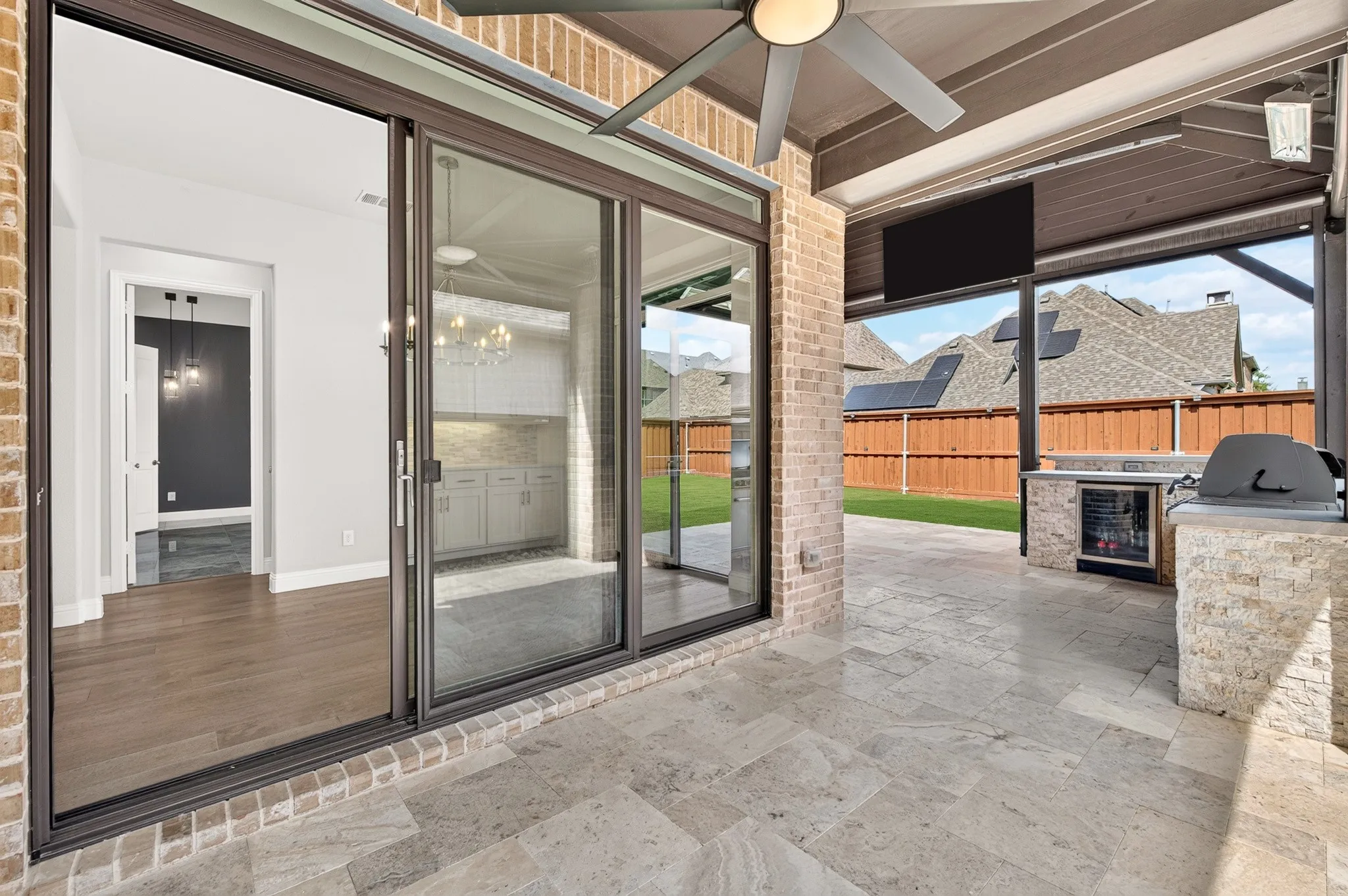 Single Family Residence For Sale in Denton County , 2937 Darcy, The Colony, Texas 75056, 3 Bedroom, 3 Bathroom, 2 Garage spaces, 2,236 Sqft, built in 2020, mls#21377586, Real Estate Agent in The Colony, Homes For Sale in Denton county, Homes For Sale in The Colony, Realtor in The Colony Texas, Real Estate Brokerage Independent Realty Texas, Luminita Cordes Realtor