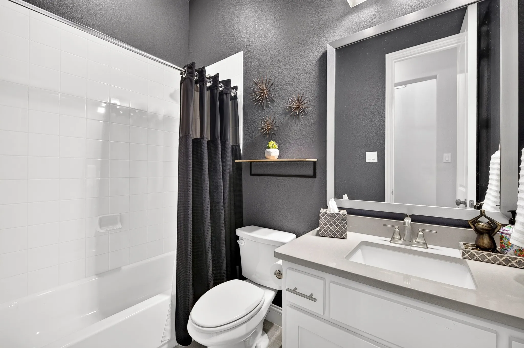 Single Family Residence For Sale in Denton County , 2937 Darcy, The Colony, Texas 75056, 3 Bedroom, 3 Bathroom, 2 Garage spaces, 2,236 Sqft, built in 2020, mls#21377586, Real Estate Agent in The Colony, Homes For Sale in Denton county, Homes For Sale in The Colony, Realtor in The Colony Texas, Real Estate Brokerage Independent Realty Texas, Luminita Cordes Realtor